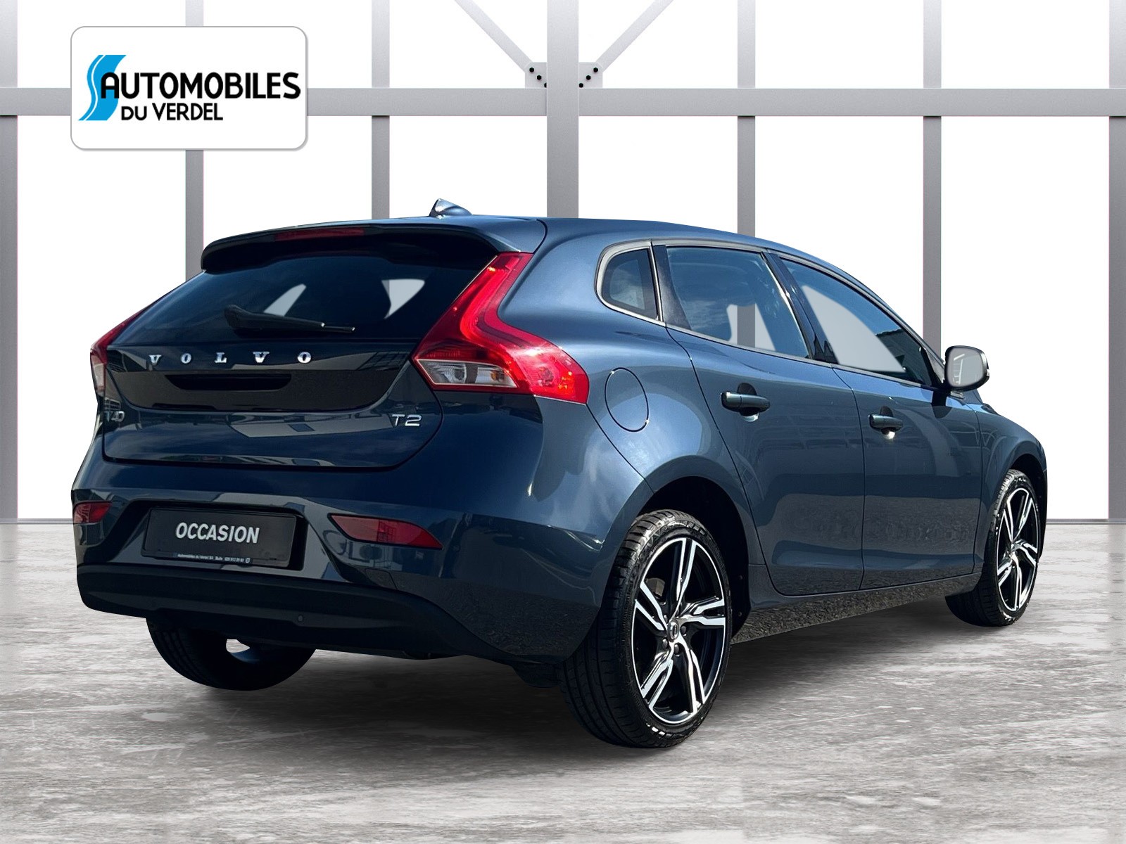 VOLVO V40 1.5 T2 Momentum S/S-image-4