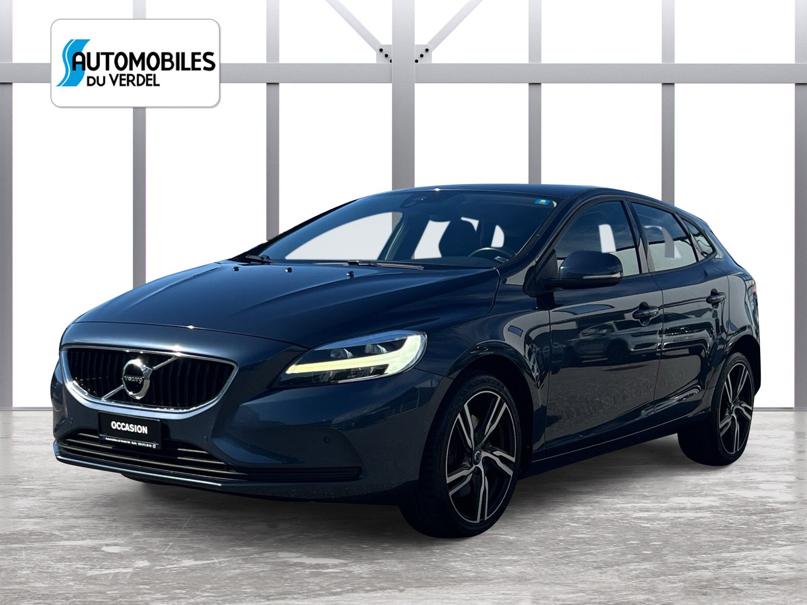 VOLVO V40 1.5 T2 Momentum S/S-image-0
