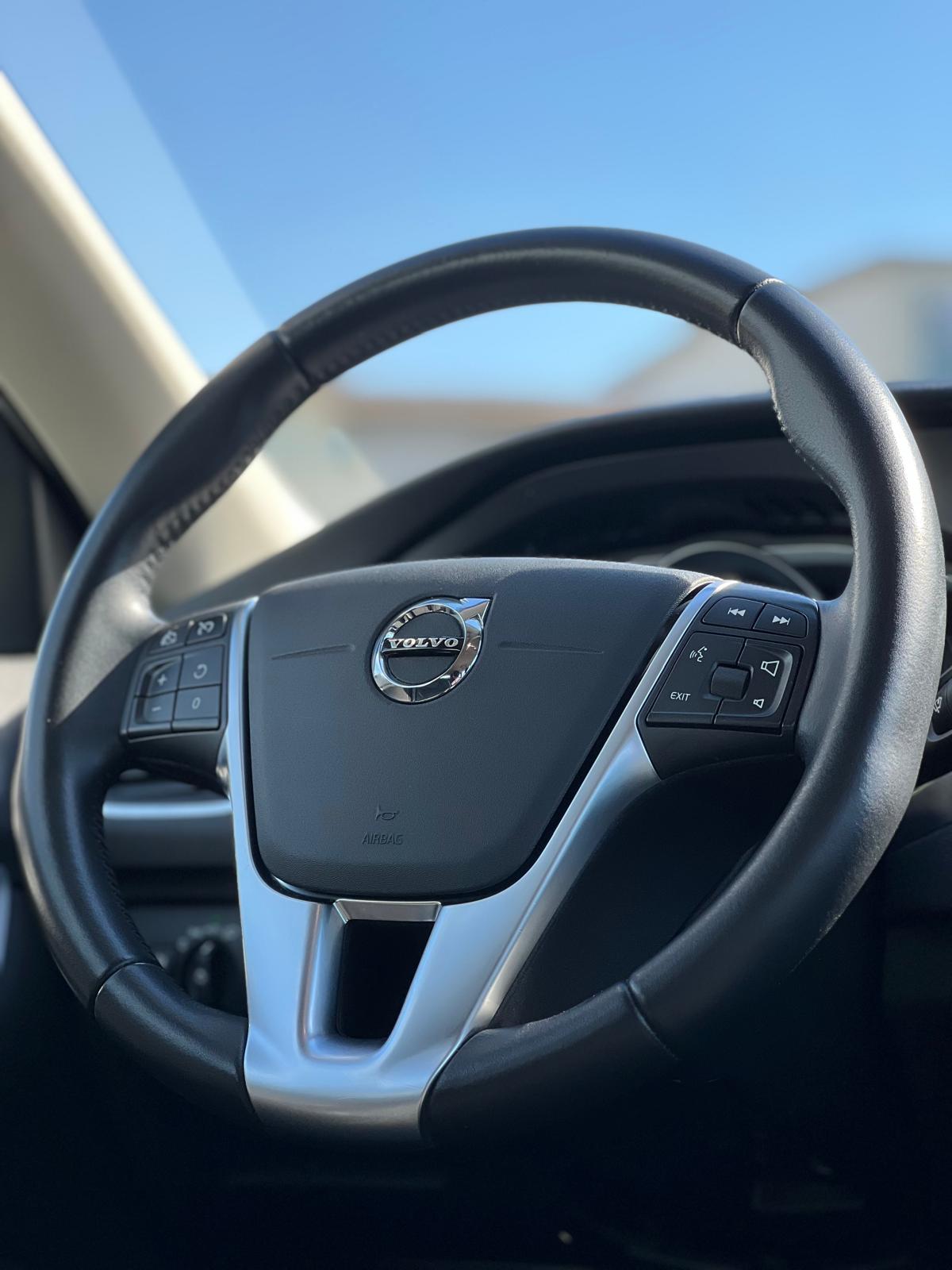 VOLVO V40 1.5 T2 Momentum S/S-image-10