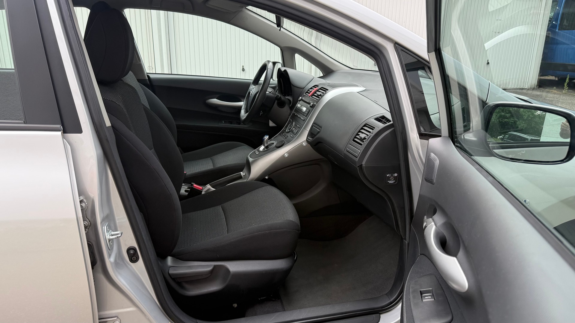 TOYOTA Auris 1.8 16V HSD Linea Luna-image-12