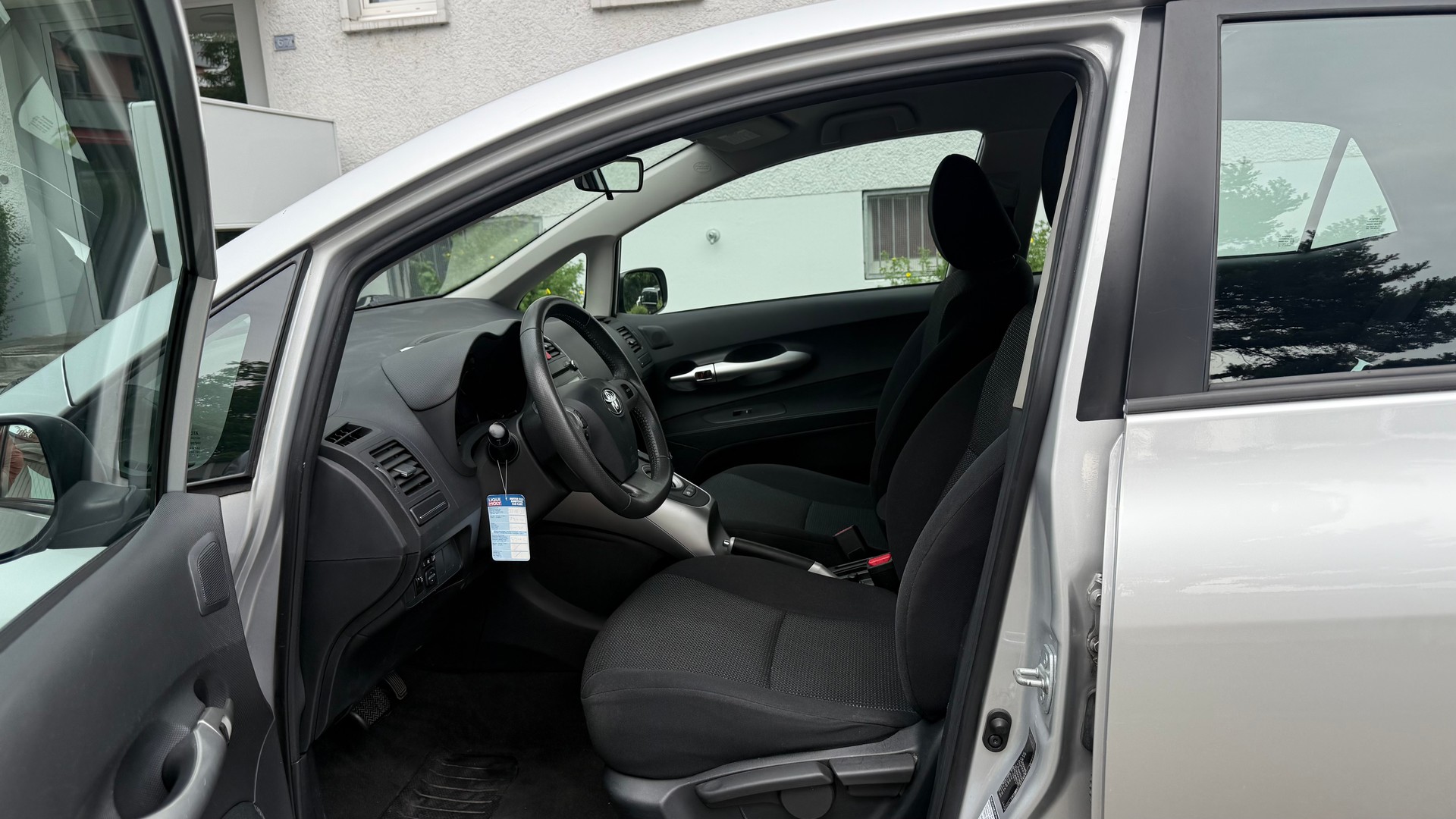 TOYOTA Auris 1.8 16V HSD Linea Luna-image-10