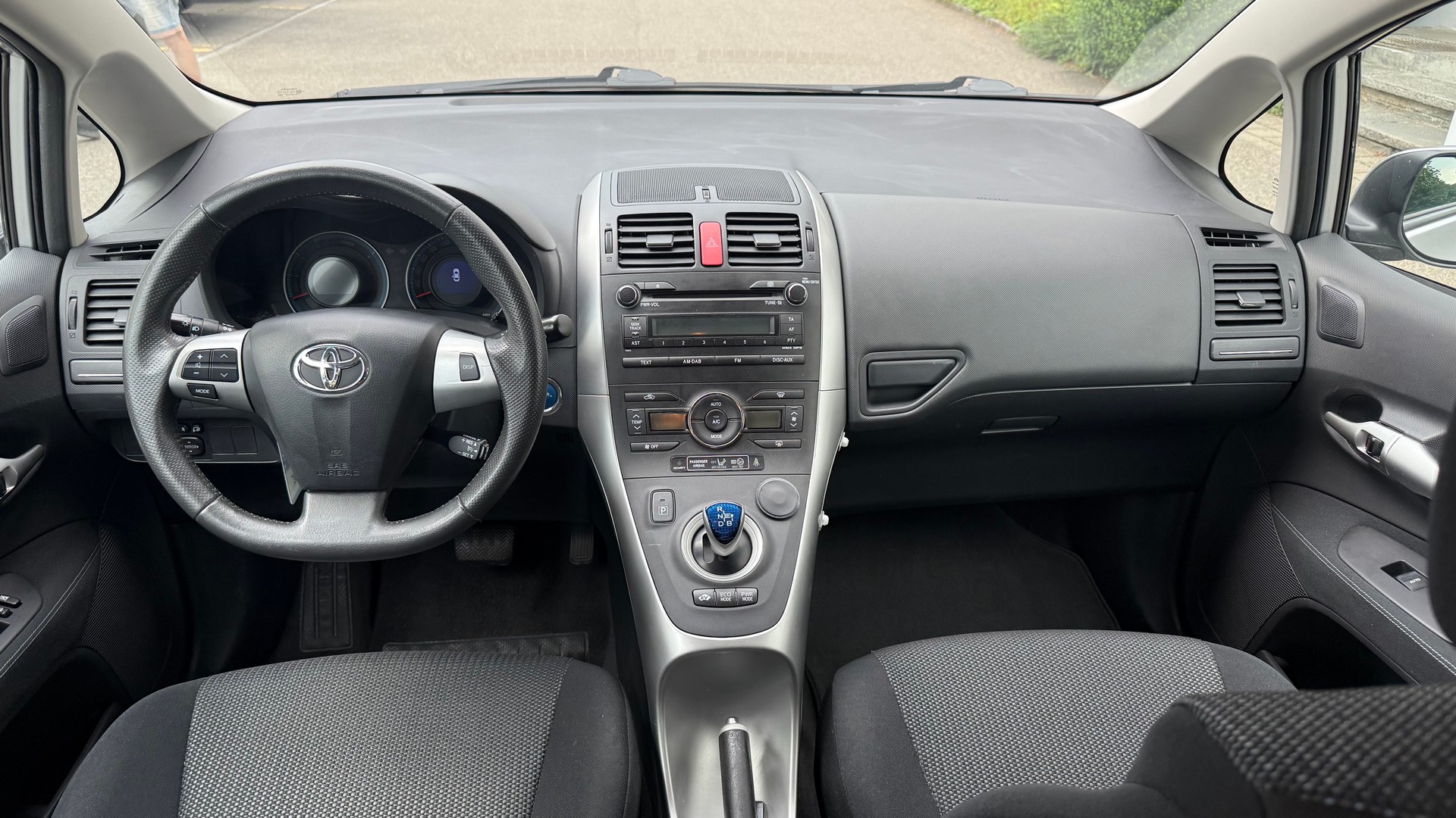 TOYOTA Auris 1.8 16V HSD Linea Luna-image-11