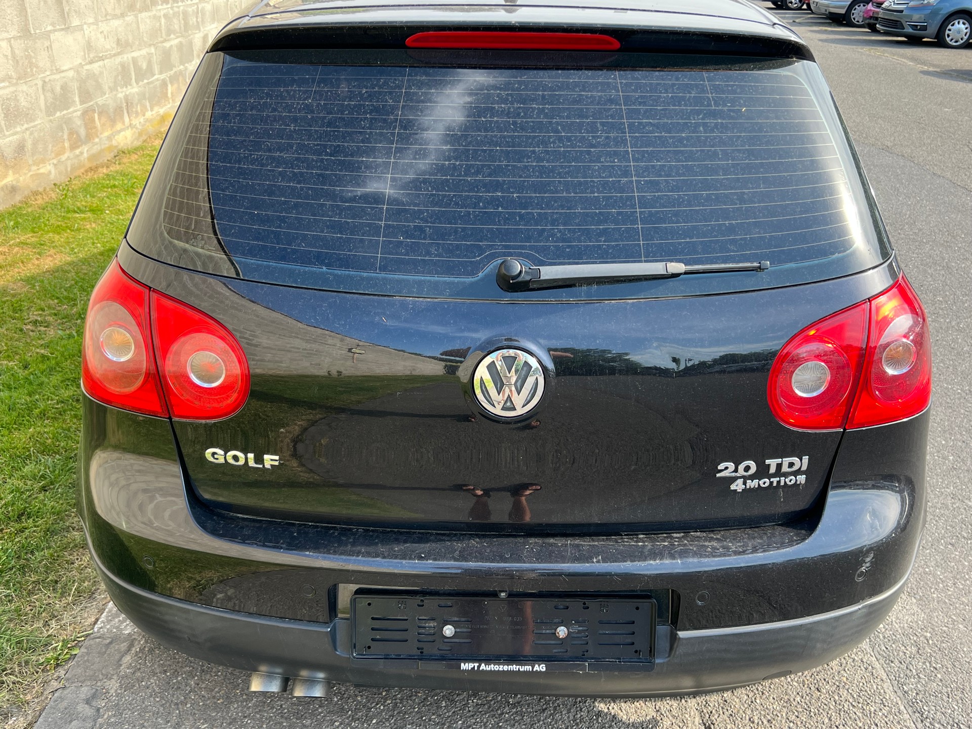 VW Golf 2.0 TDI Sportline 4Motion-image-4