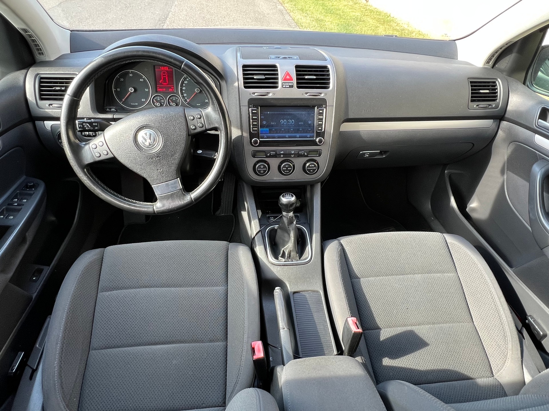 VW Golf 2.0 TDI Sportline 4Motion-image-5