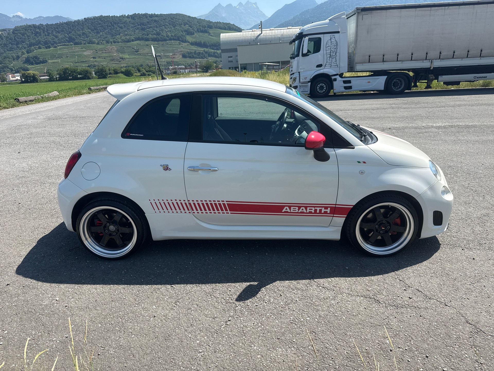 FIAT 500 1.4 16V Turbo Abarth-image-5