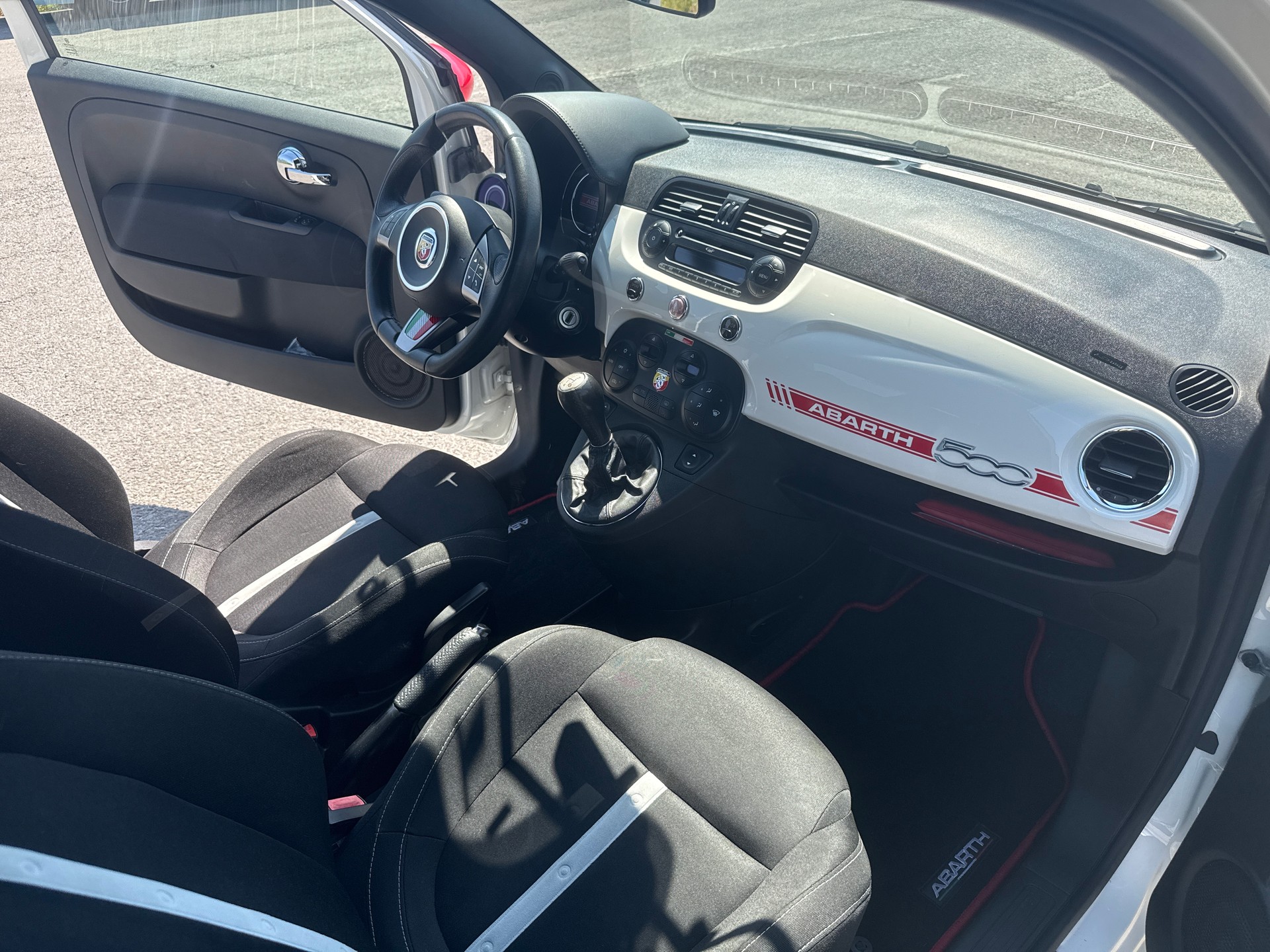 FIAT 500 1.4 16V Turbo Abarth-image-10