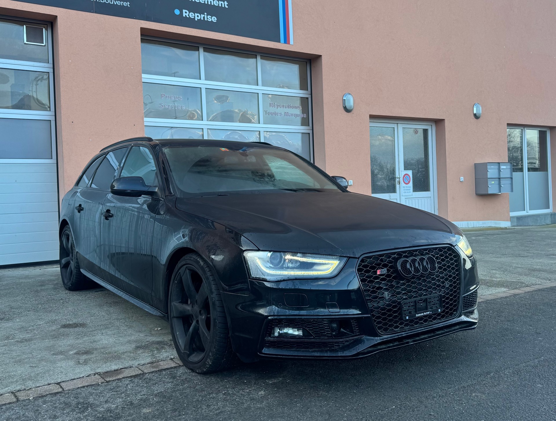 AUDI S4 Avant 3.0 TFSI quattro S-tronic-image-0