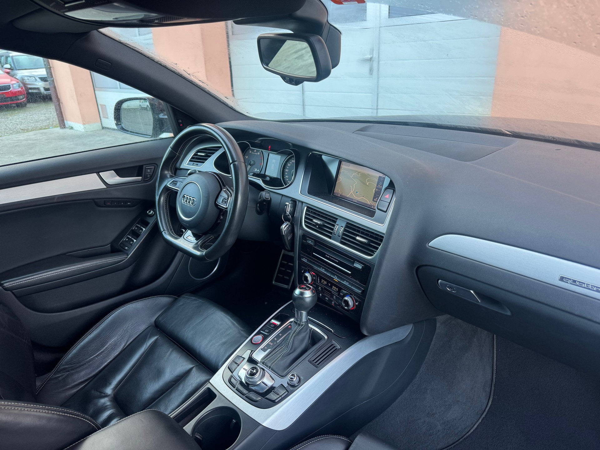 AUDI S4 Avant 3.0 TFSI quattro S-tronic-image-9