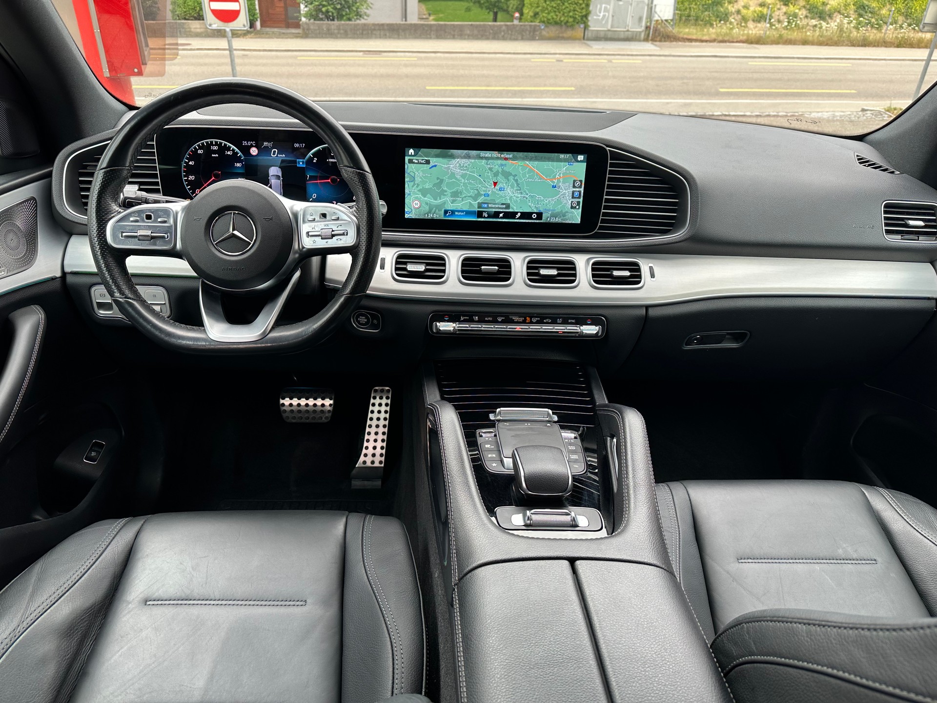 MERCEDES-BENZ GLE 300 d 4Matic AMG Line 9G-Tronic-image-4