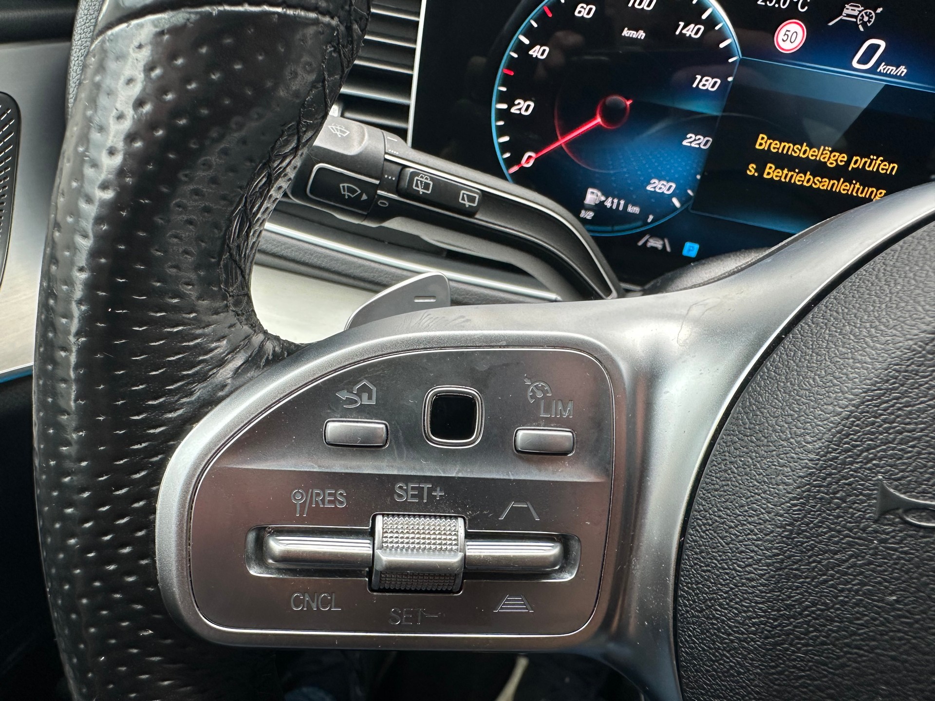 MERCEDES-BENZ GLE 300 d 4Matic AMG Line 9G-Tronic-image-10