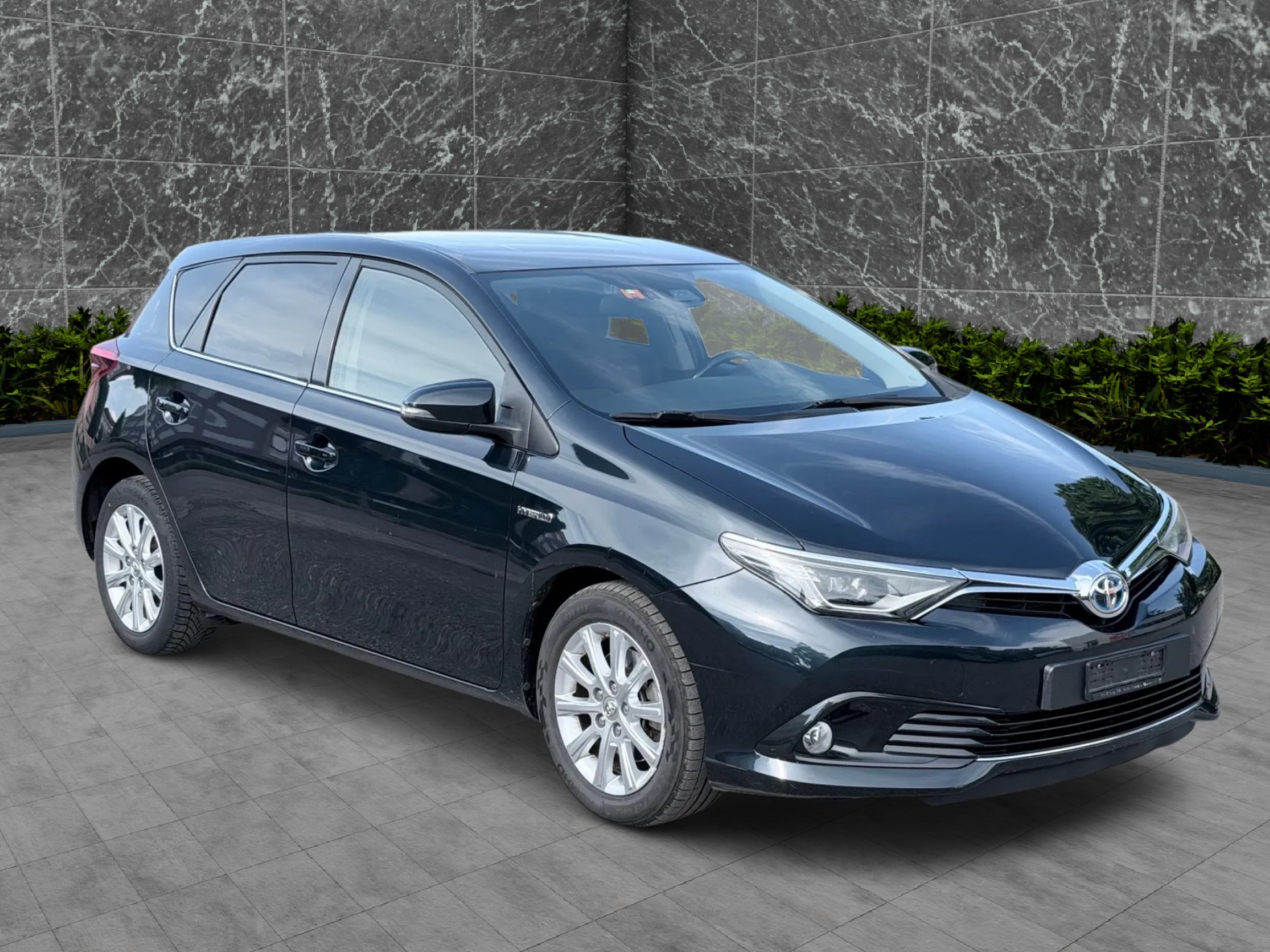 TOYOTA Auris 1.8 HSD Premium e-CVT-image-1
