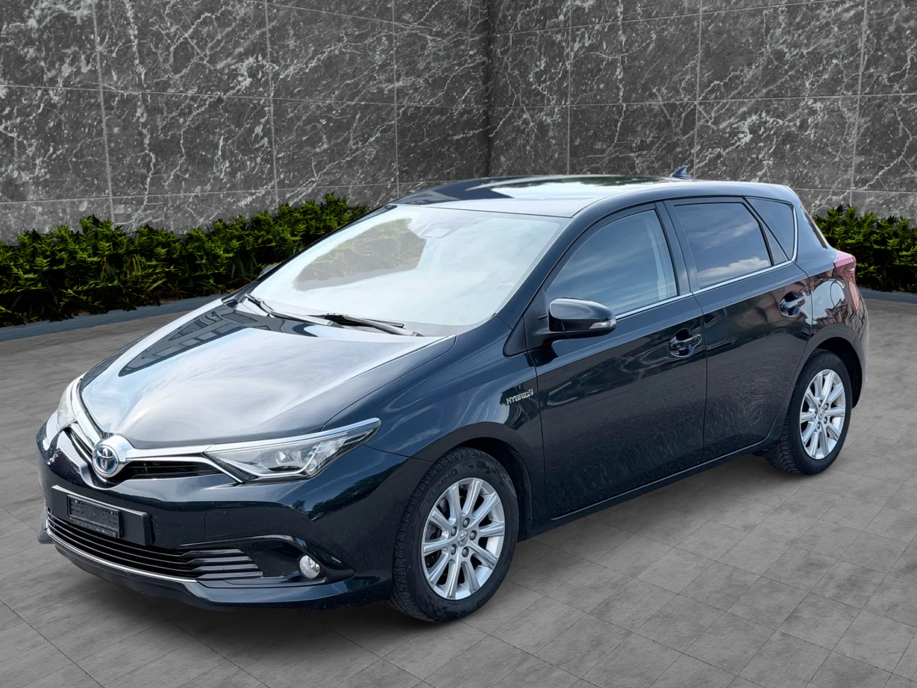 TOYOTA Auris 1.8 HSD Premium e-CVT-image-0