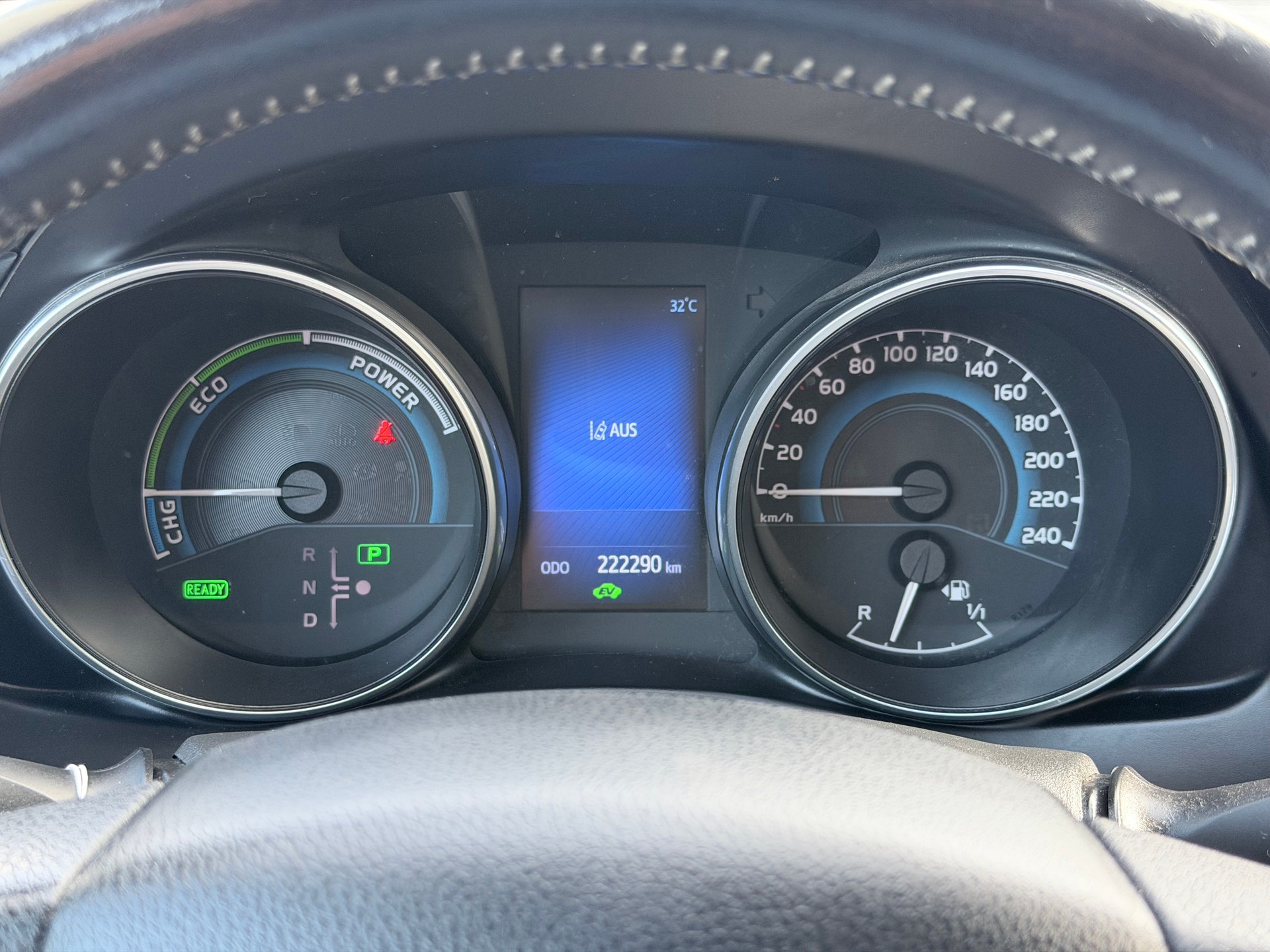 TOYOTA Auris 1.8 HSD Premium e-CVT-image-9