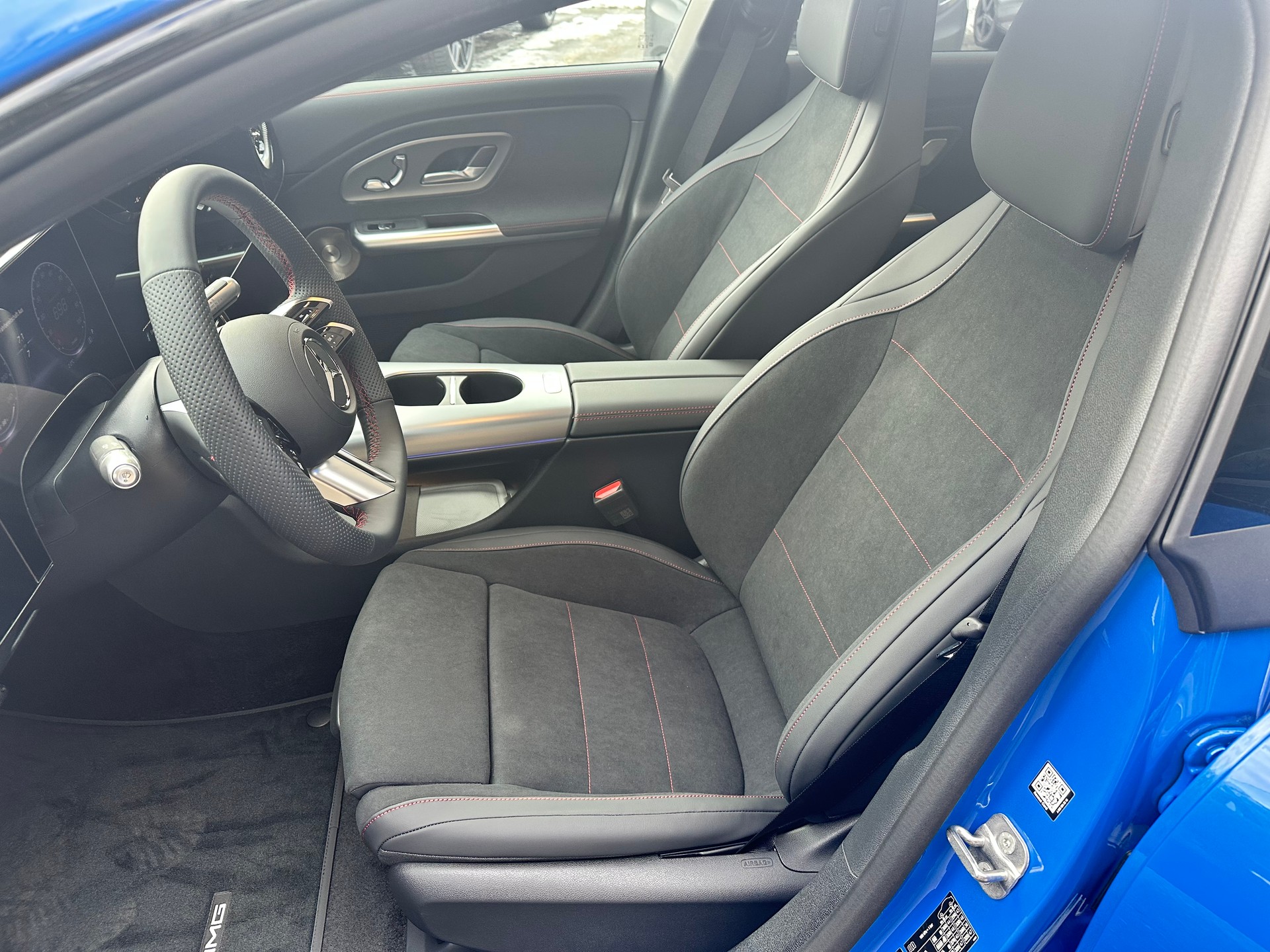 MERCEDES-BENZ CLA 350 AMG Line 4Matic-image-11