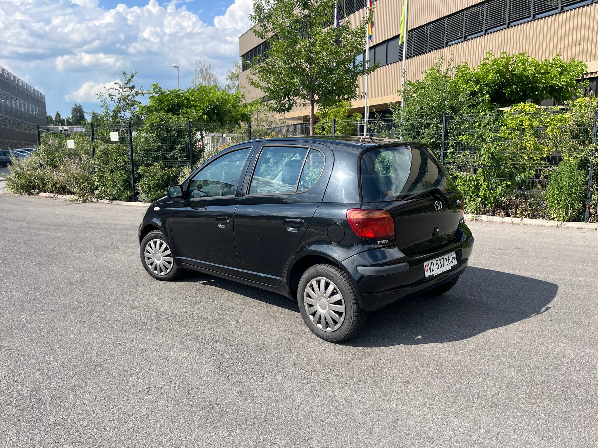 TOYOTA Yaris 1.3 Linea Luna-image-2