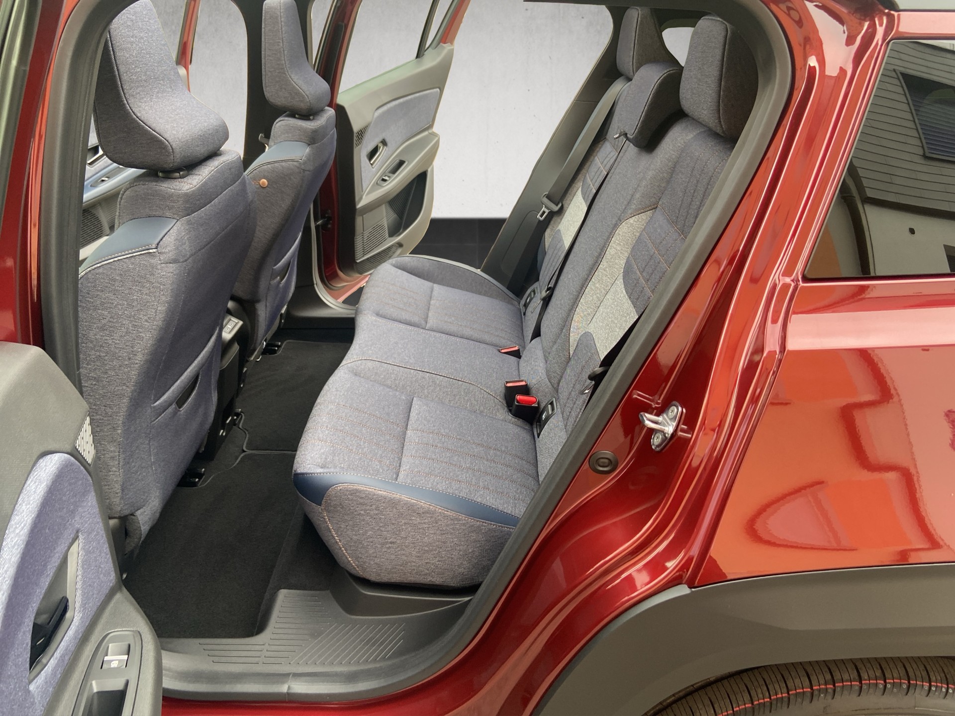RENAULT R4 E-Tech Comfort Range 52 Plein Sud kWh Techno-image-9