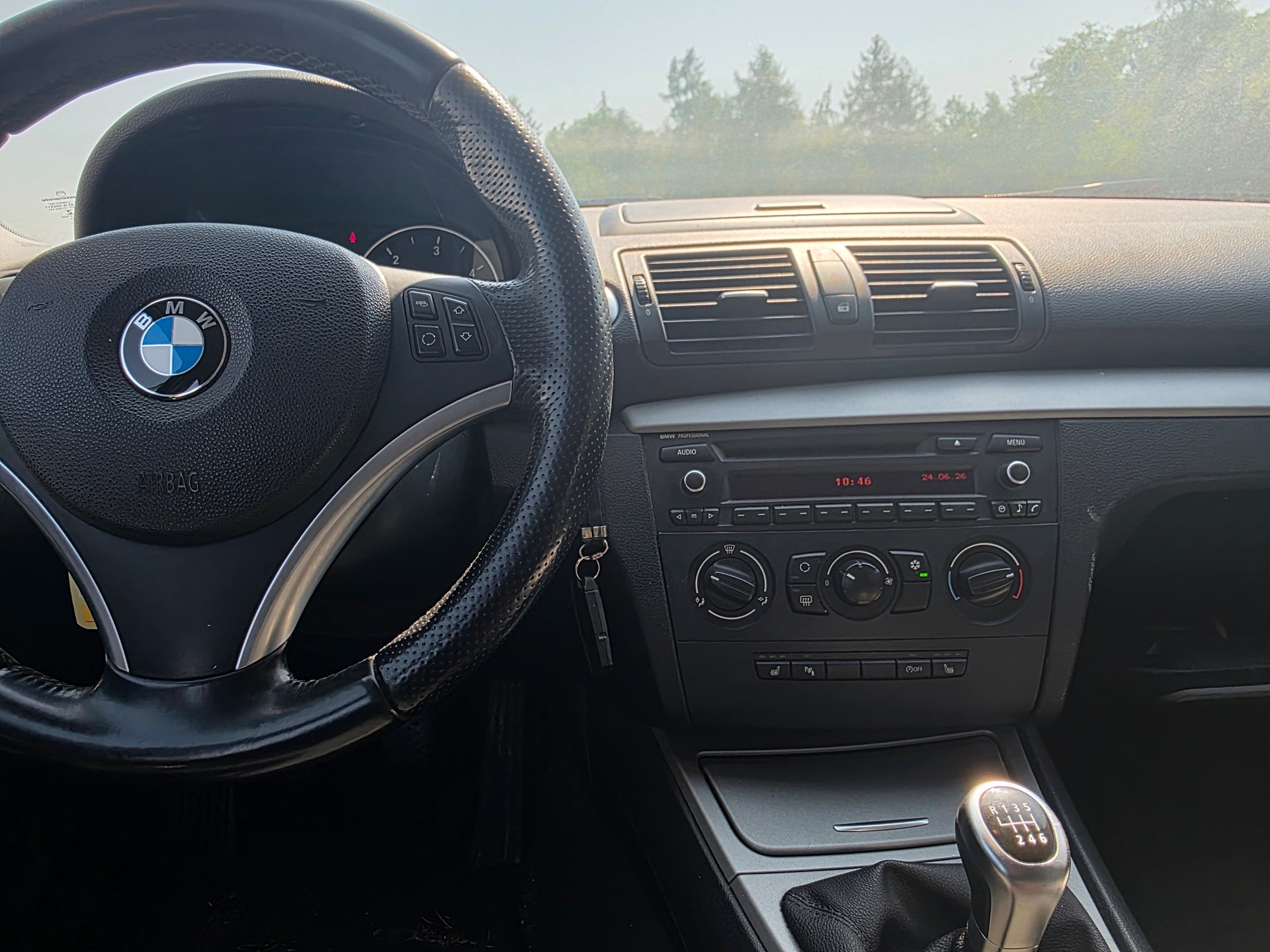 BMW 118d-image-9