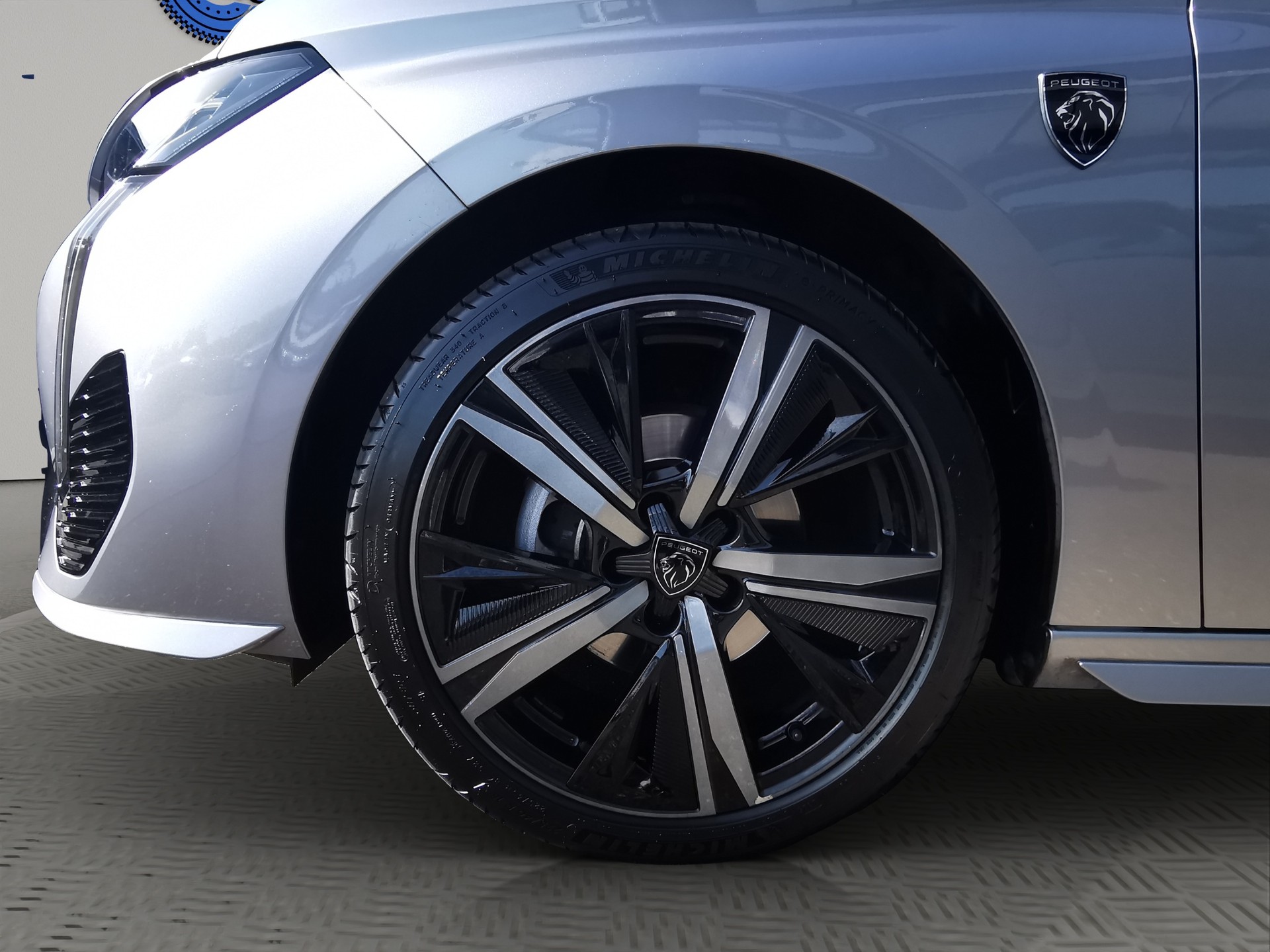 PEUGEOT 308 1.2 PureTech GT Pack-image-4