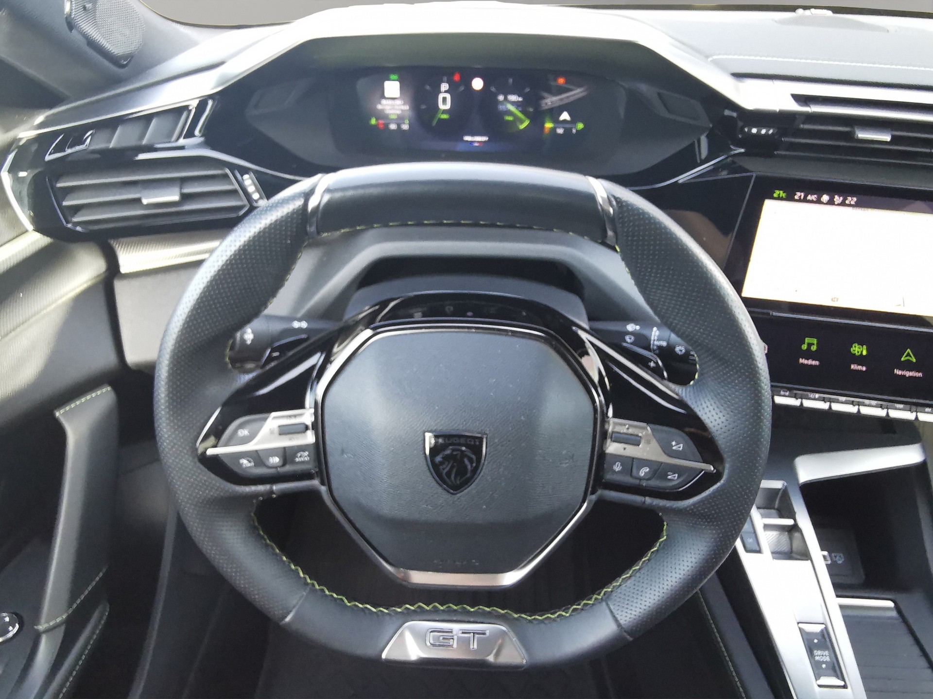 PEUGEOT 308 1.2 PureTech GT Pack-image-7