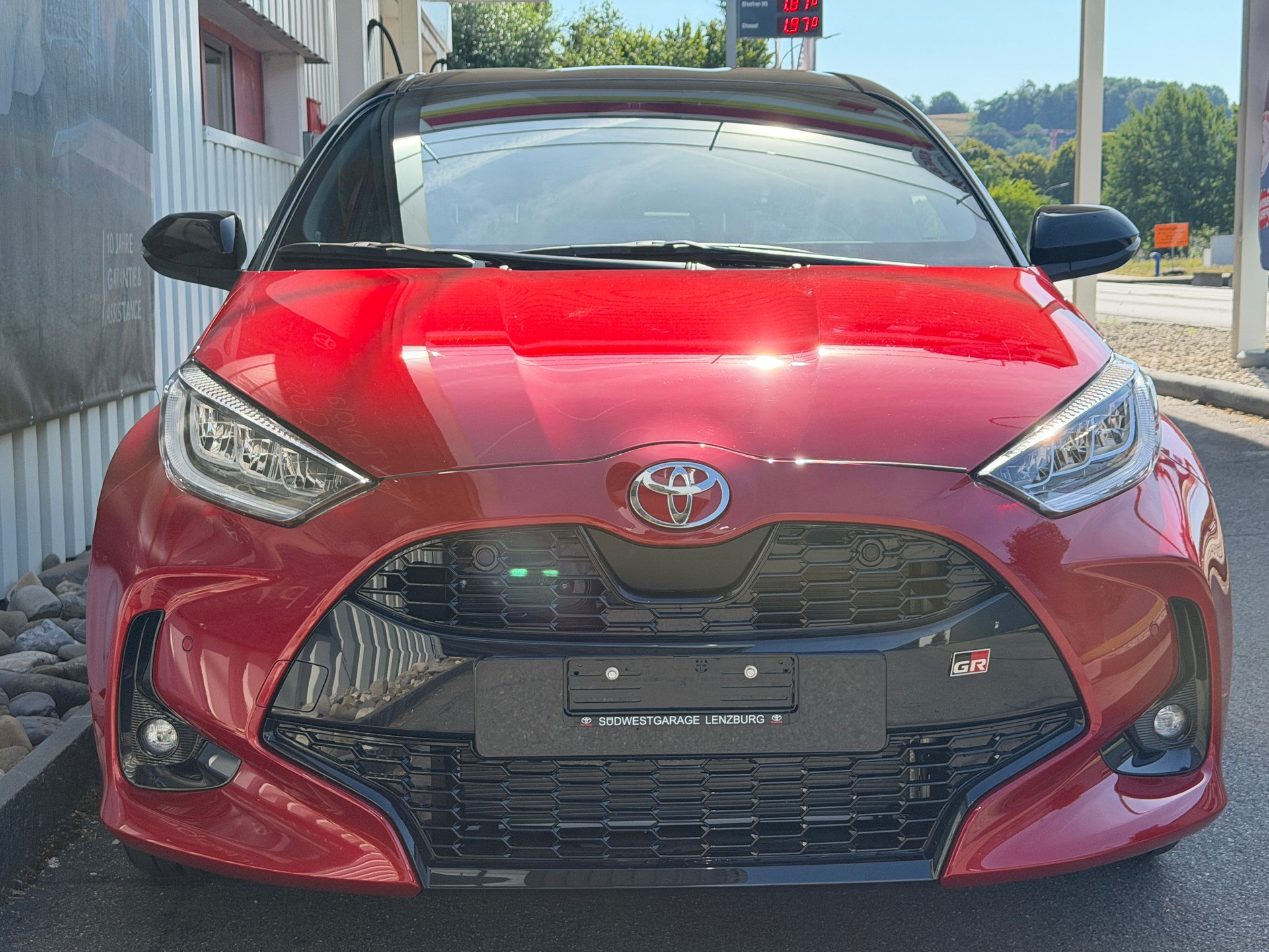 TOYOTA Yaris 1.5 GR Sport e-CVT-image-3