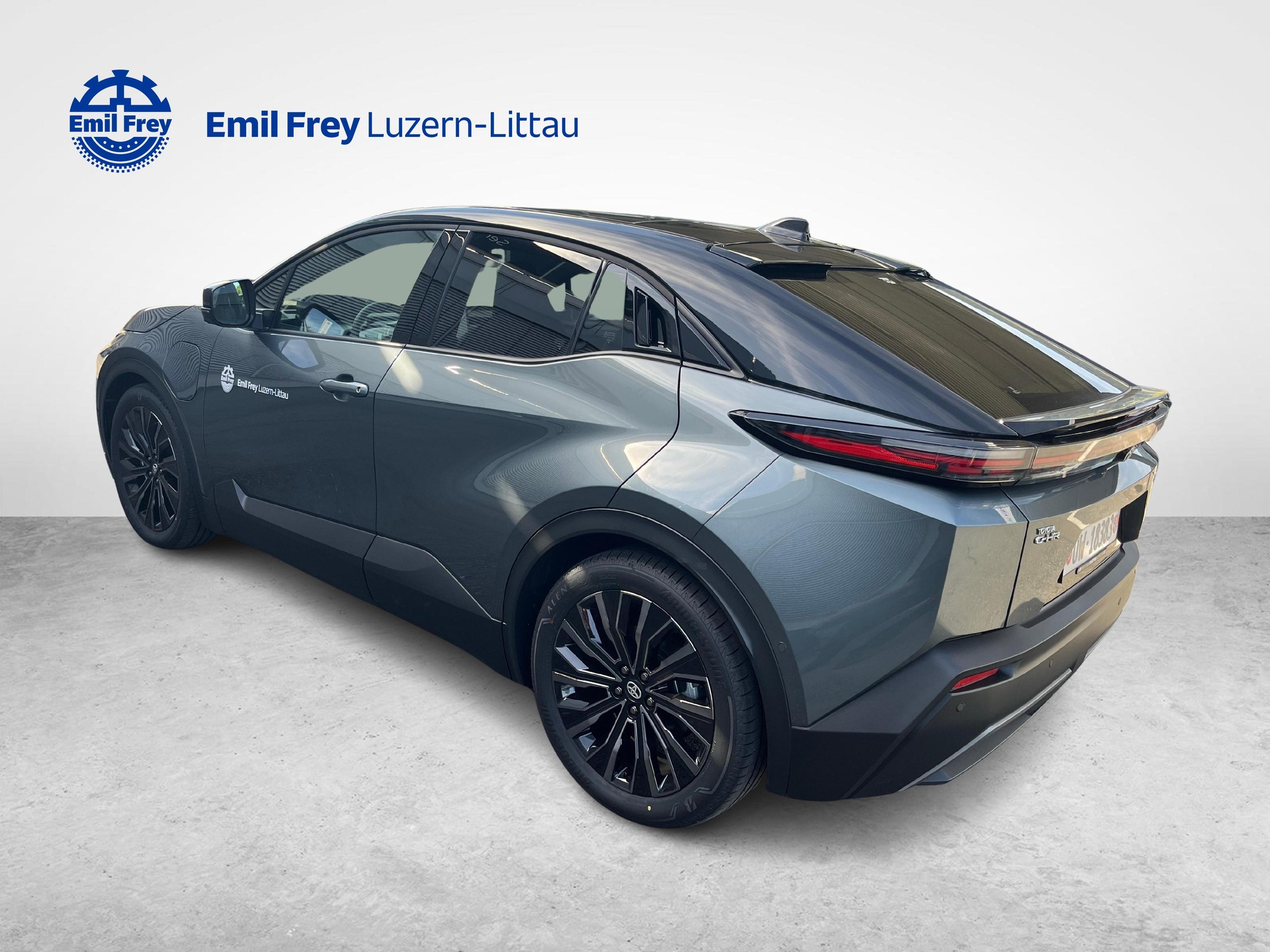 TOYOTA C-HR+ Premium AWD-showroom-element-2