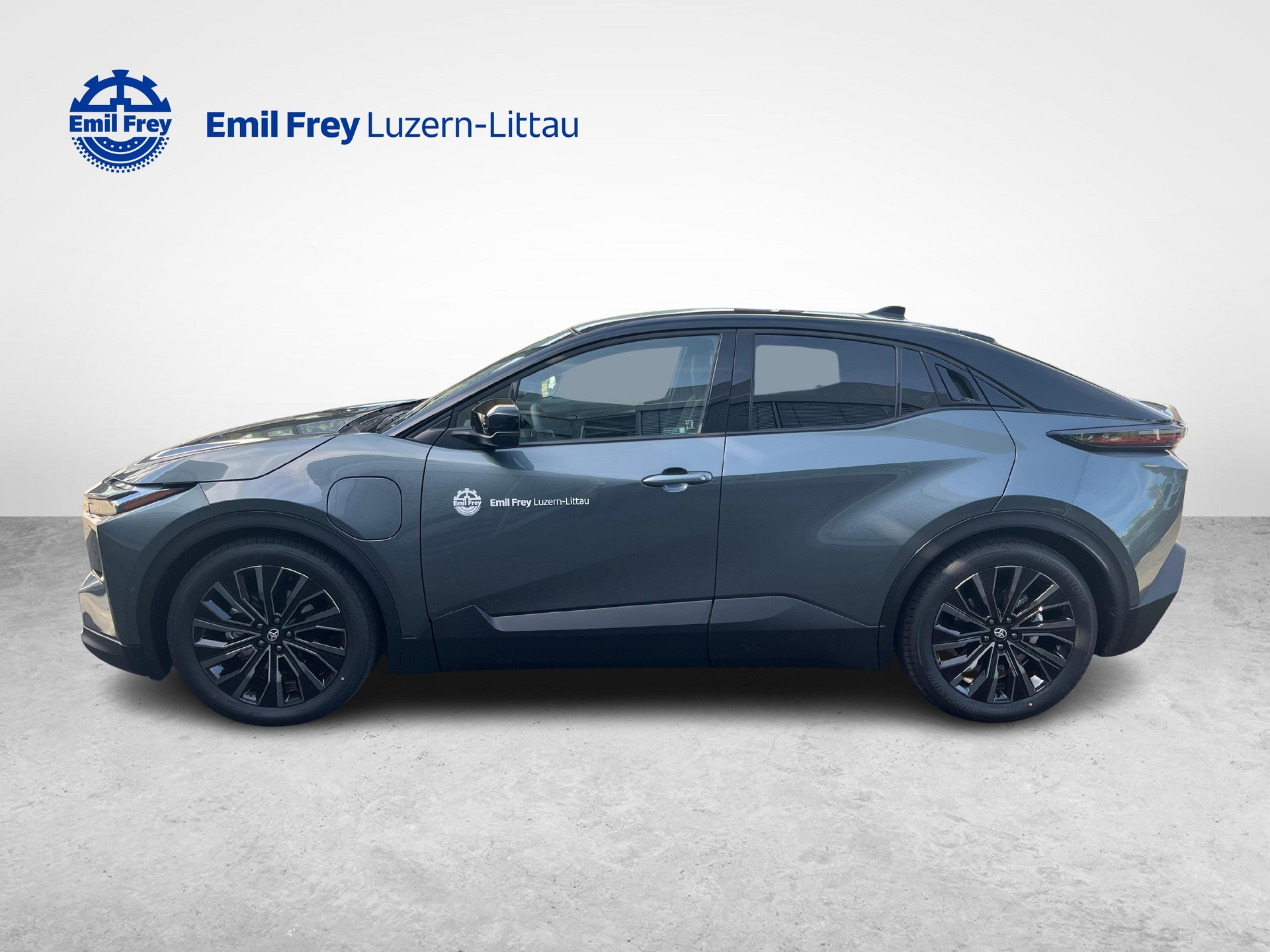 TOYOTA C-HR+ Premium AWD-showroom-element-1