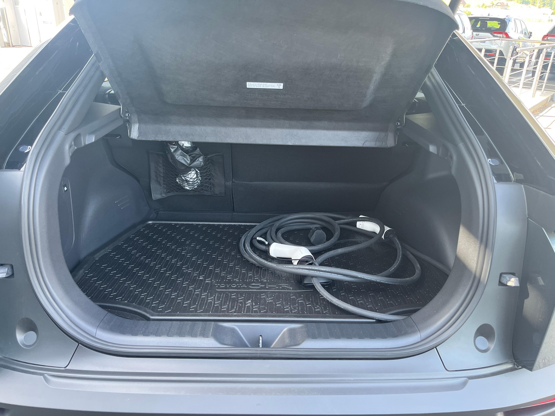 TOYOTA C-HR+ Premium AWD-image-11