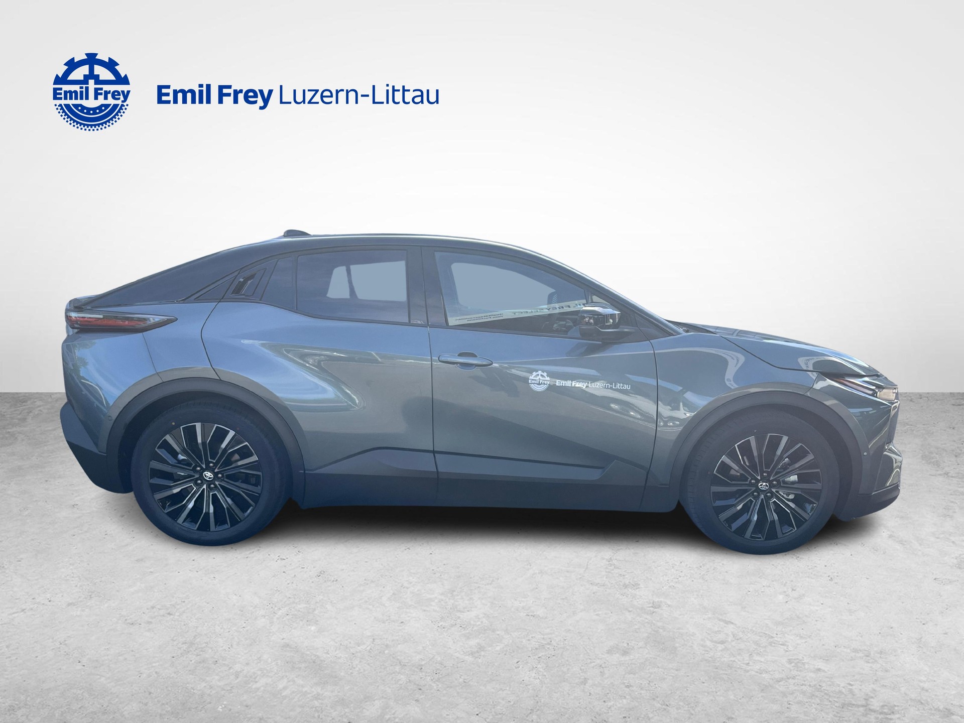 TOYOTA C-HR+ Premium AWD-image-5