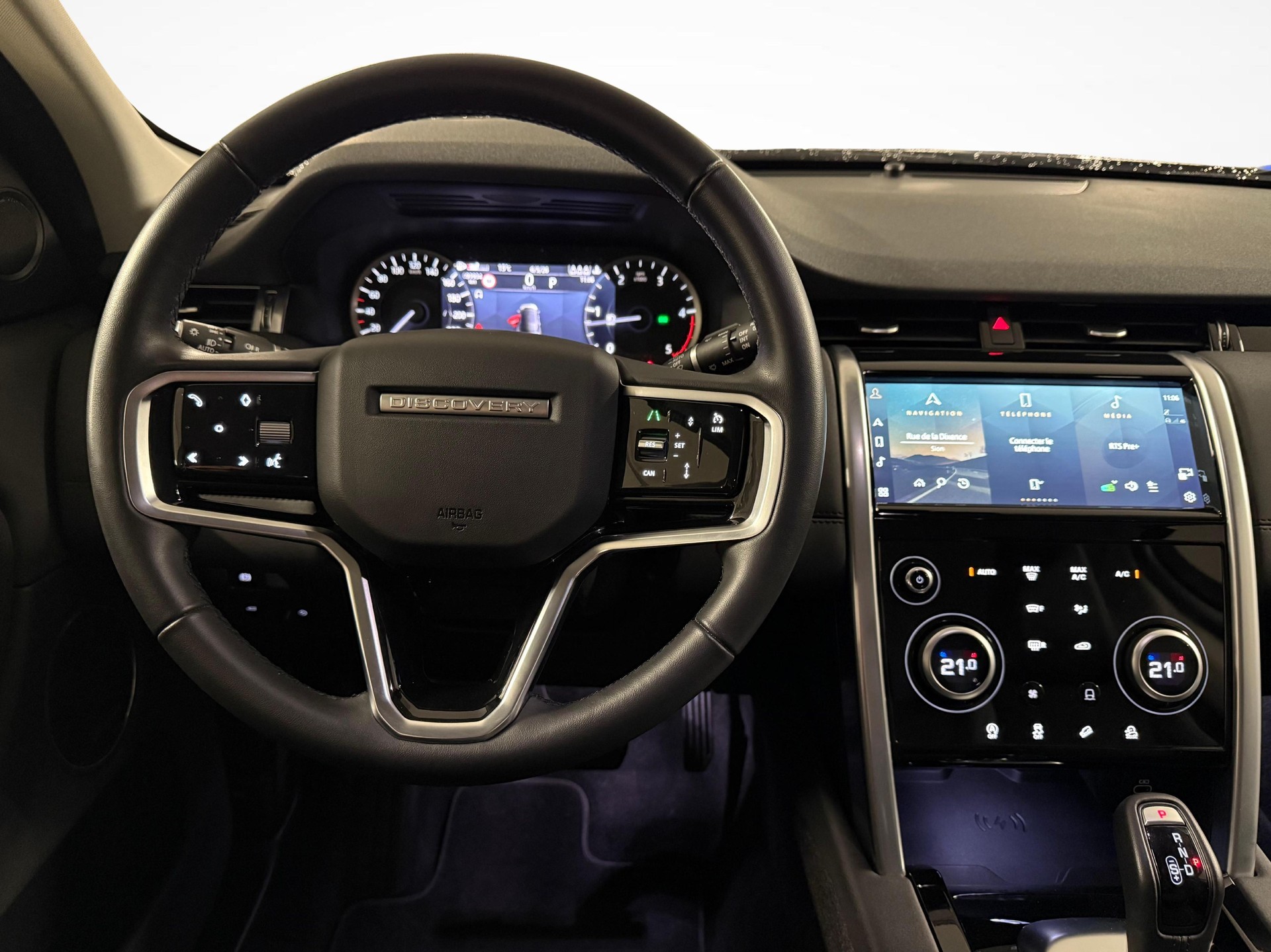 LAND ROVER Discovery Sport 2.0 TD4 165 SE-image-10