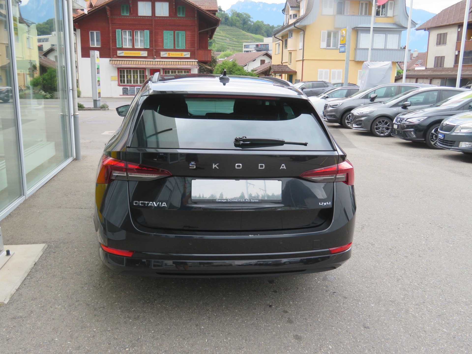 SKODA Octavia Combi 2.0 TDI DSG Ambition 4x4-image-2