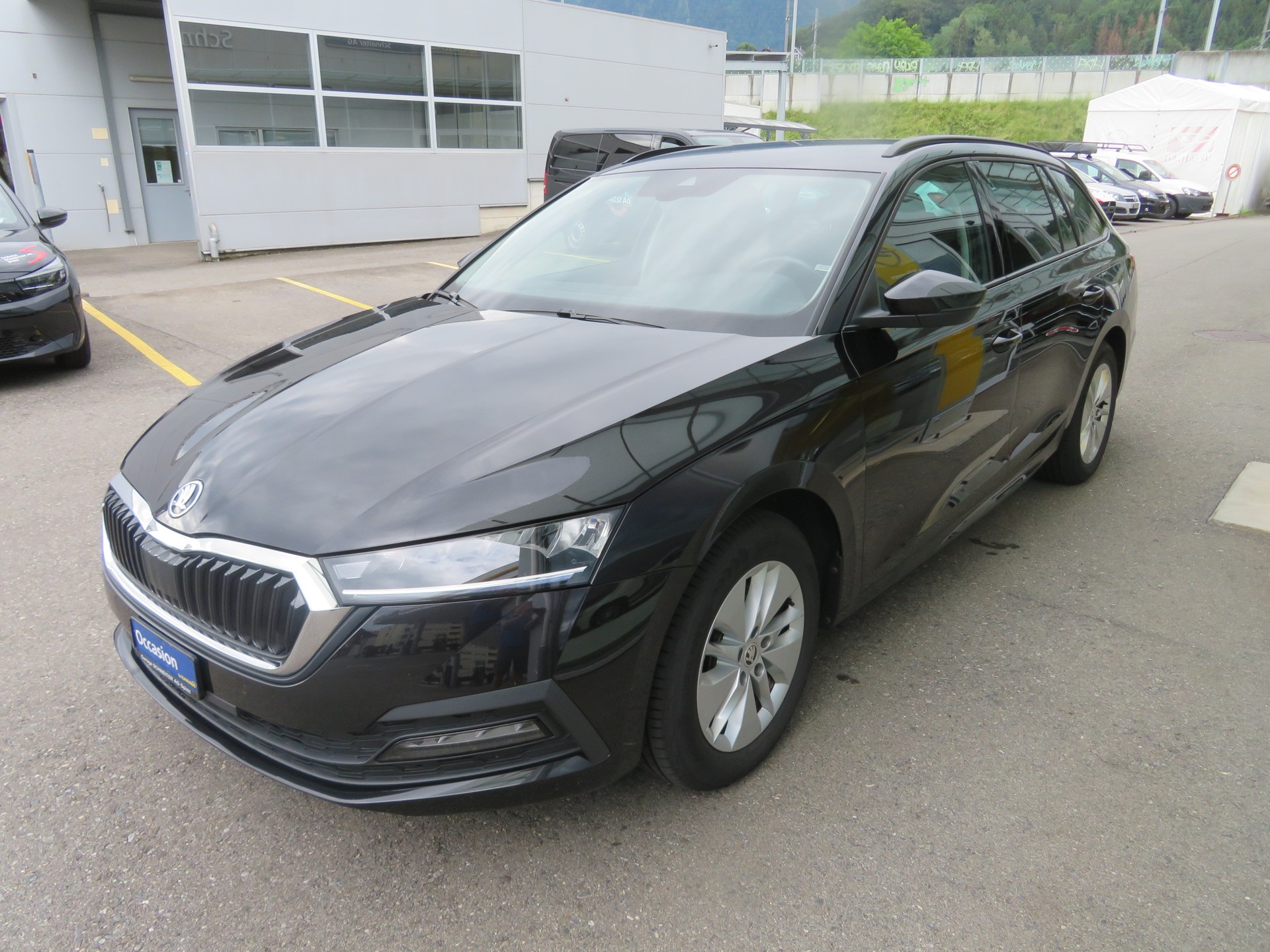 SKODA Octavia Combi 2.0 TDI DSG Ambition 4x4-image-0