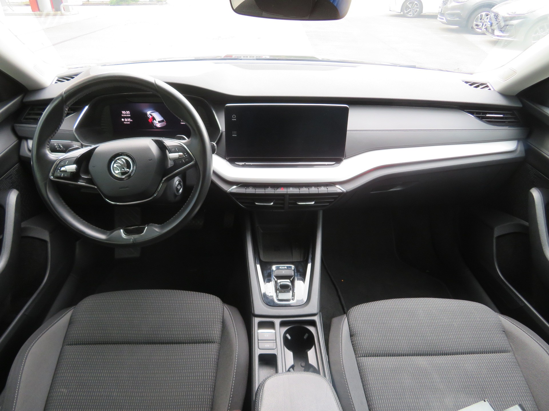 SKODA Octavia Combi 2.0 TDI DSG Ambition 4x4-image-6