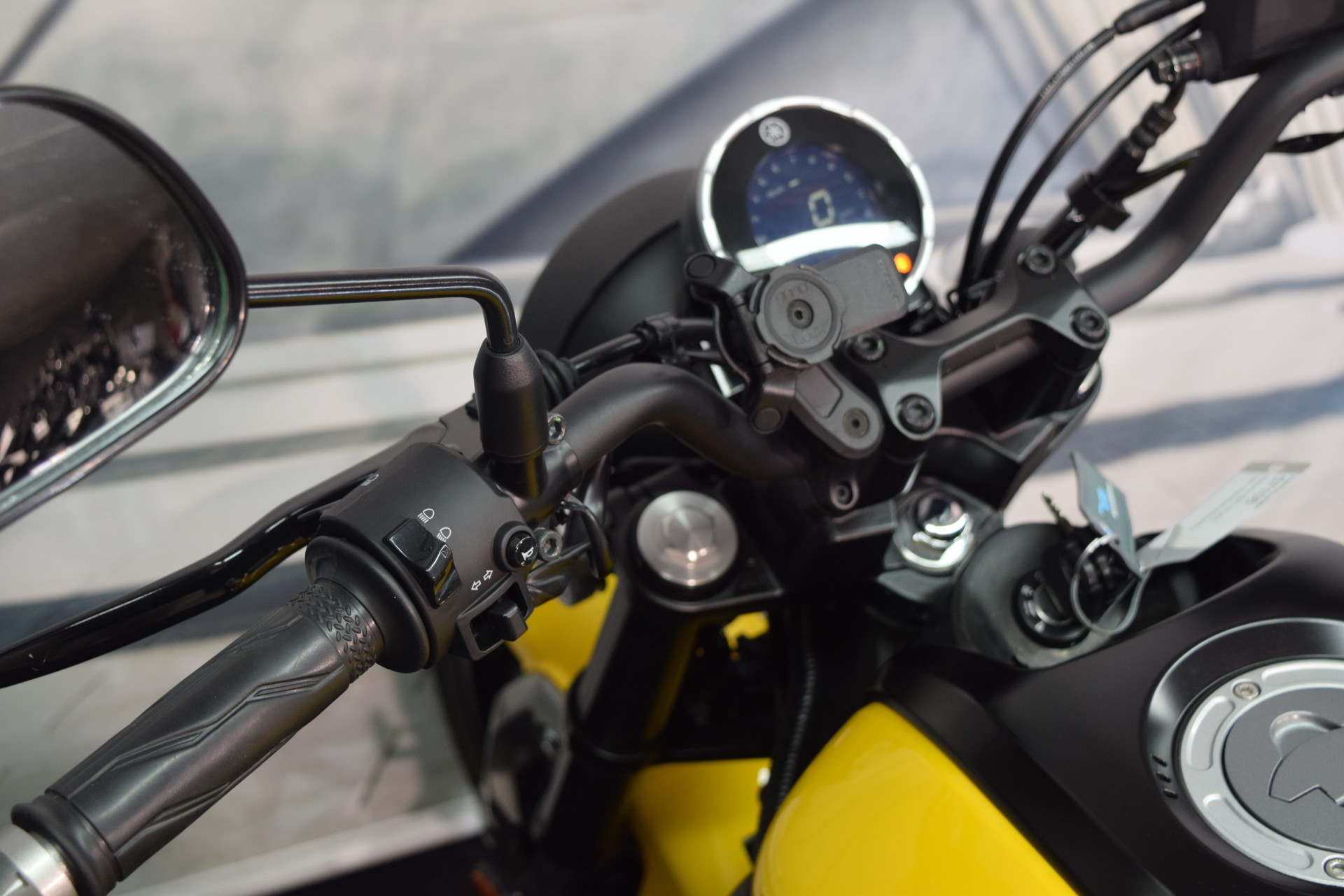 YAMAHA XSR 125-image-8