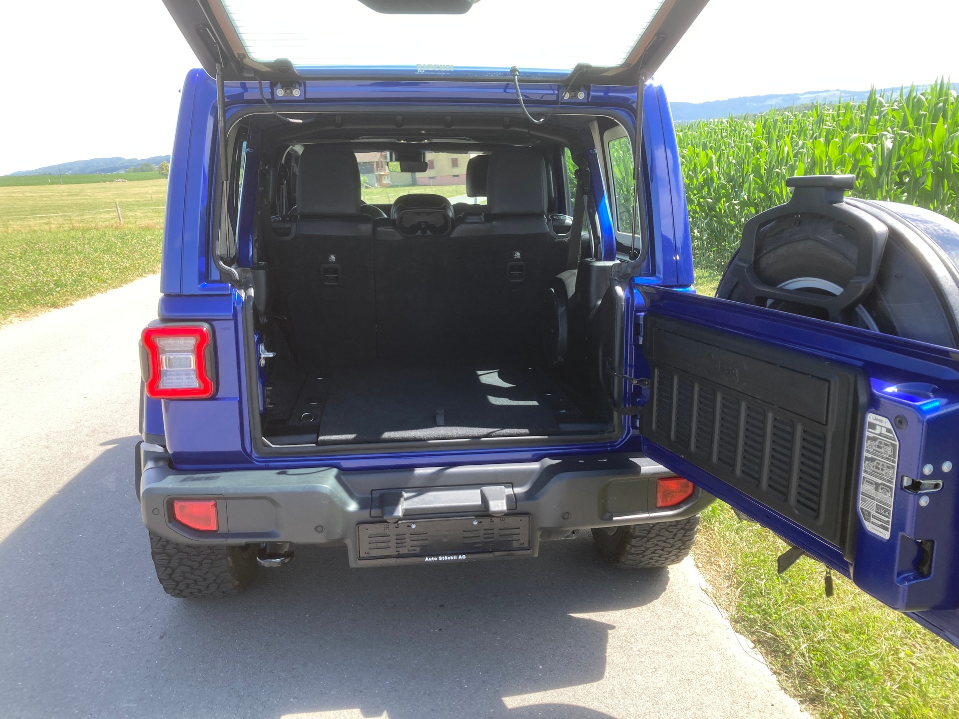 JEEP Wrangler 2.2MJ Unlimited Sahara Automatic-image-4