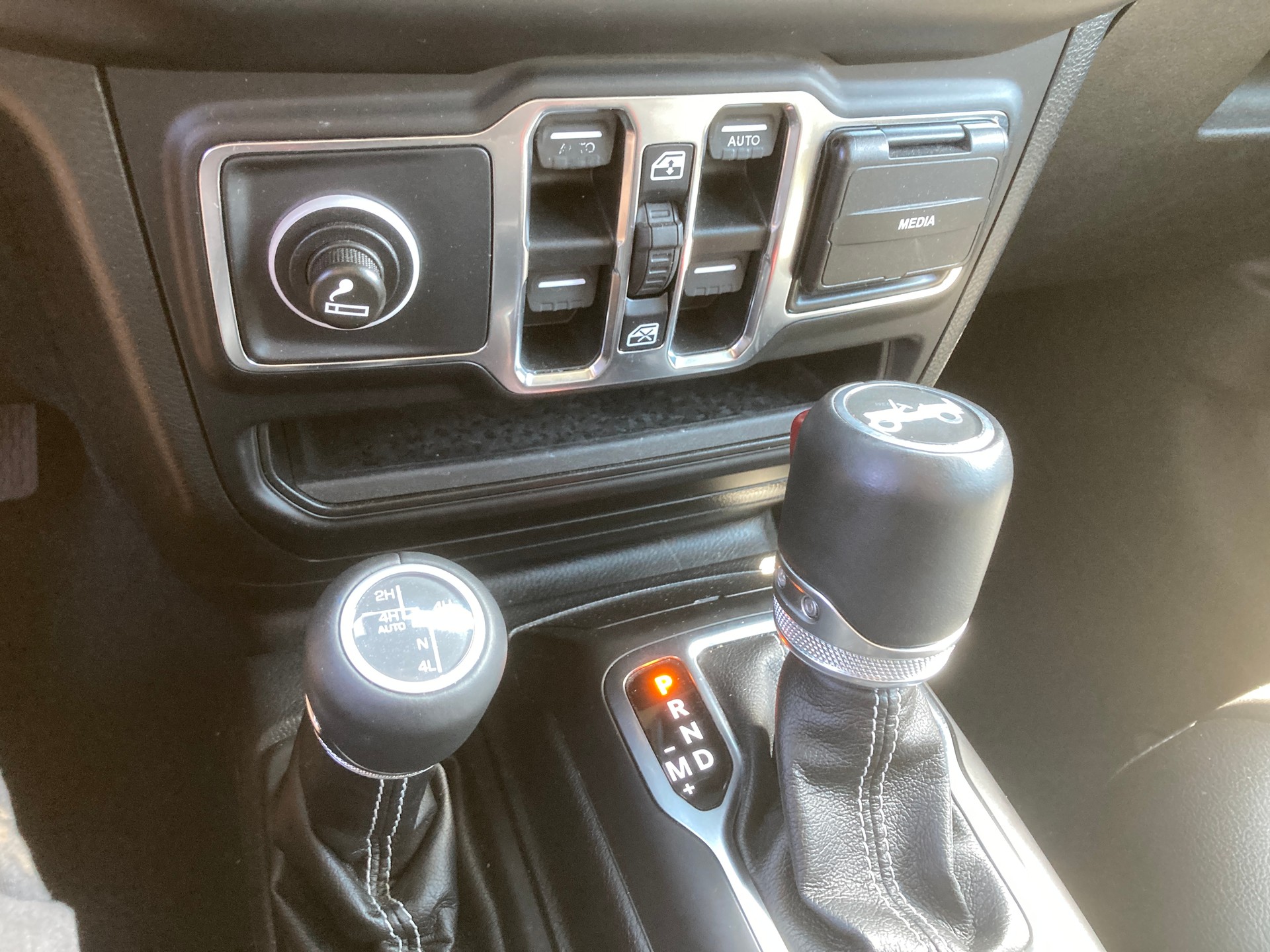 JEEP Wrangler 2.2MJ Unlimited Sahara Automatic-image-11