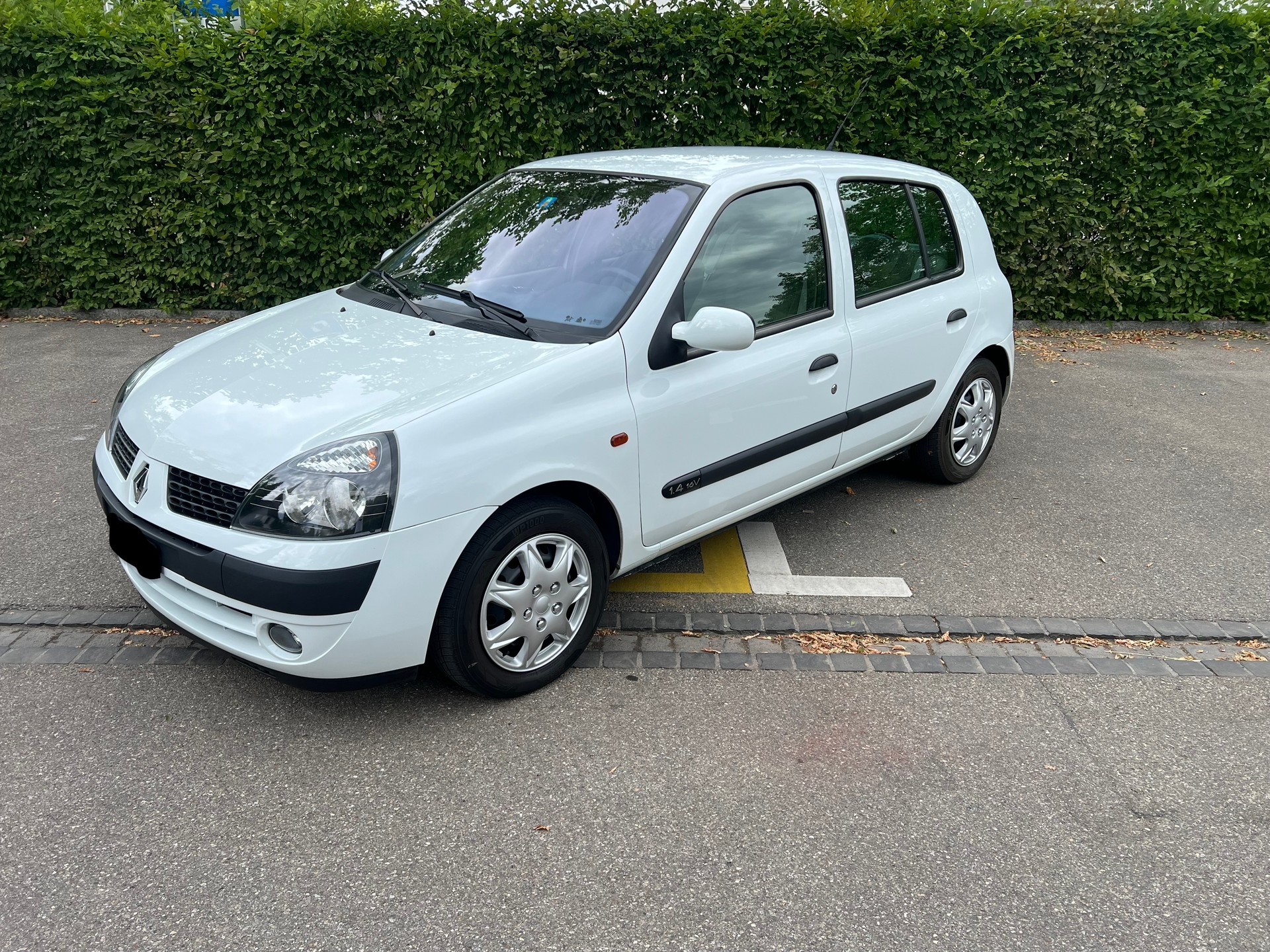 RENAULT 1.4 16V Privilège-image-0