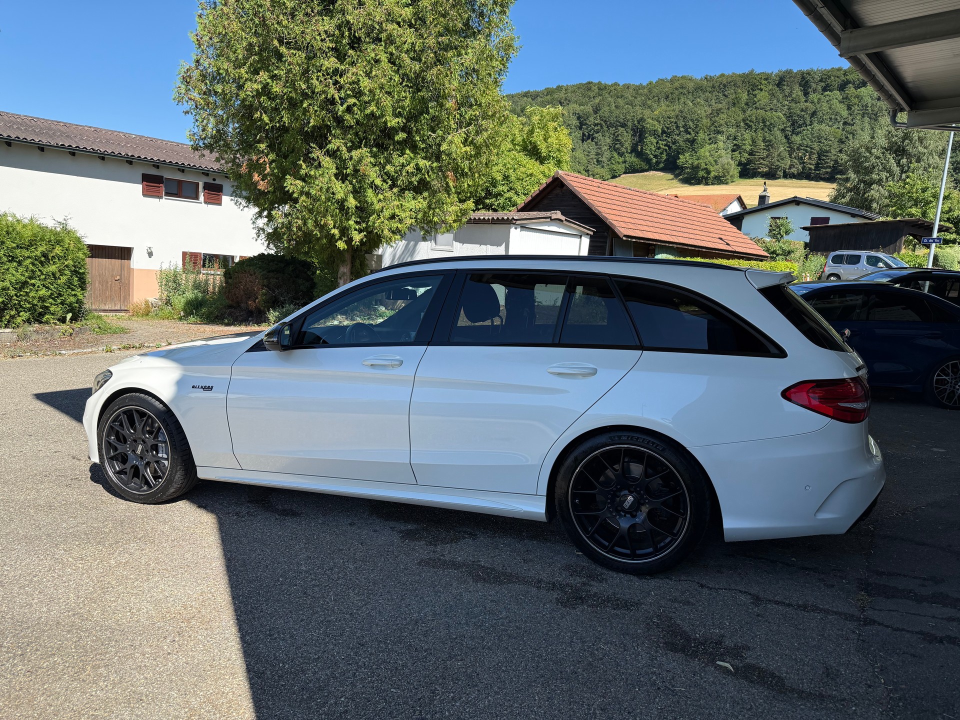 MERCEDES-BENZ C 43 AMG 4Matic 9G-Tronic-image-4