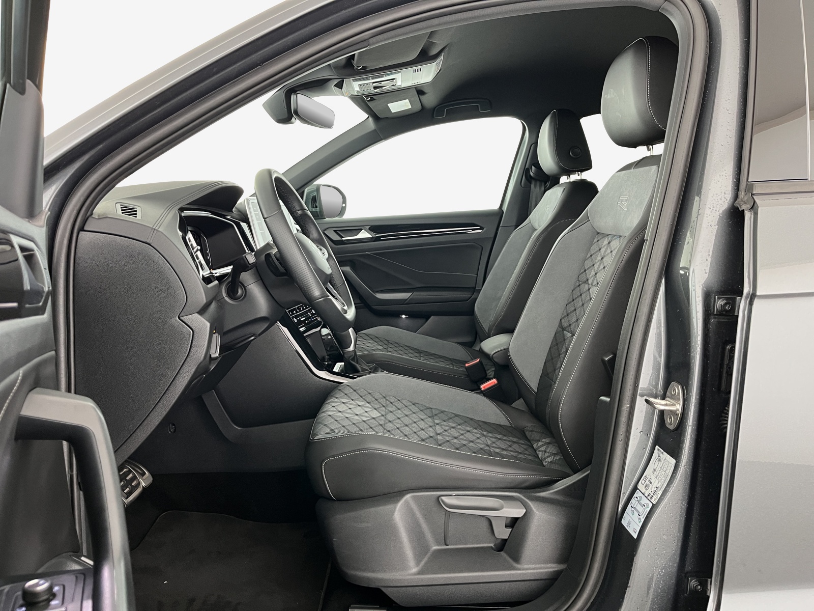 VW T-Roc 2.0 TSI R-Line DSG 4Motion-image-7
