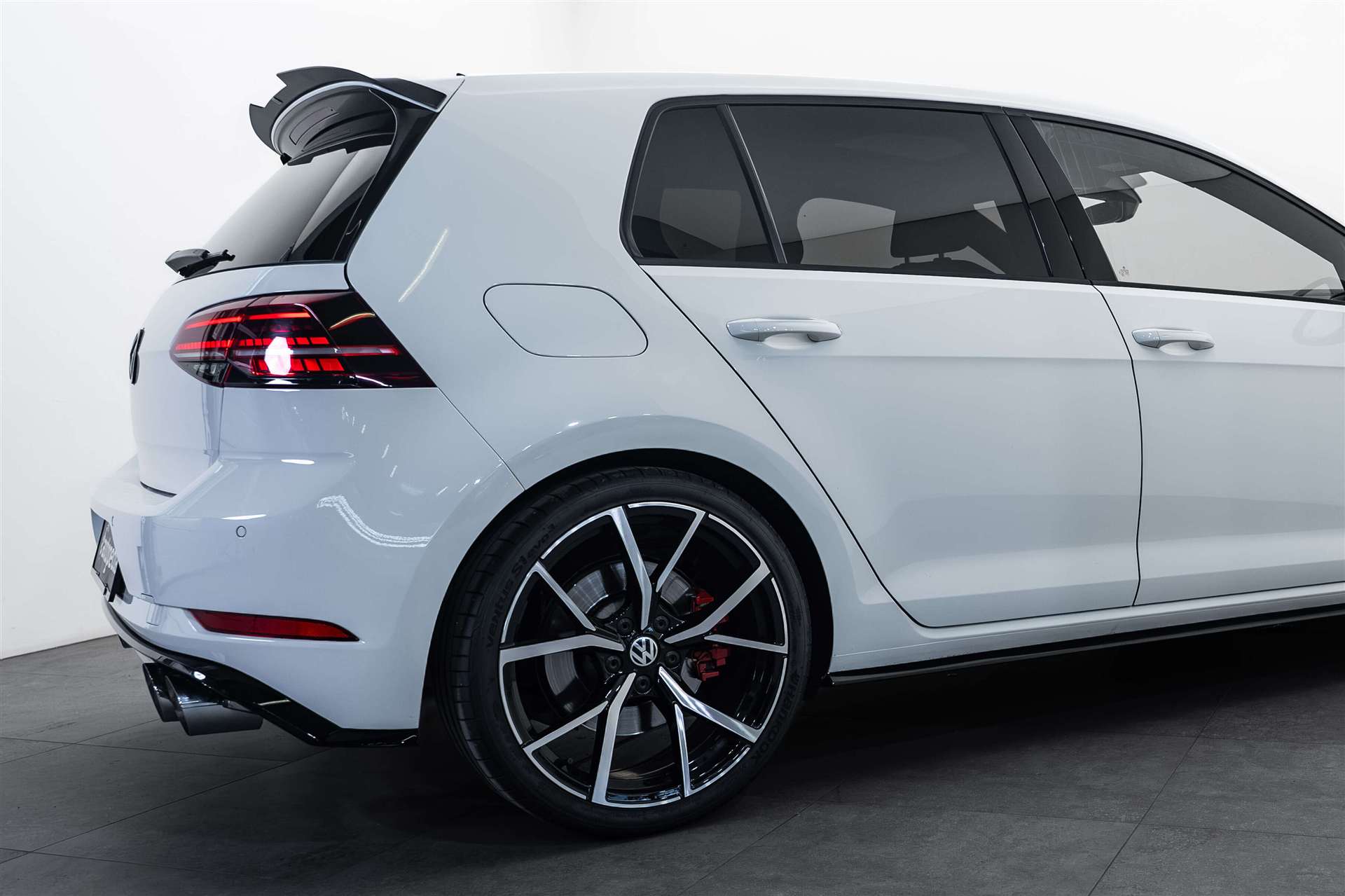 VW Golf 2.0 TSI R 4Motion DSG 300PS-image-3