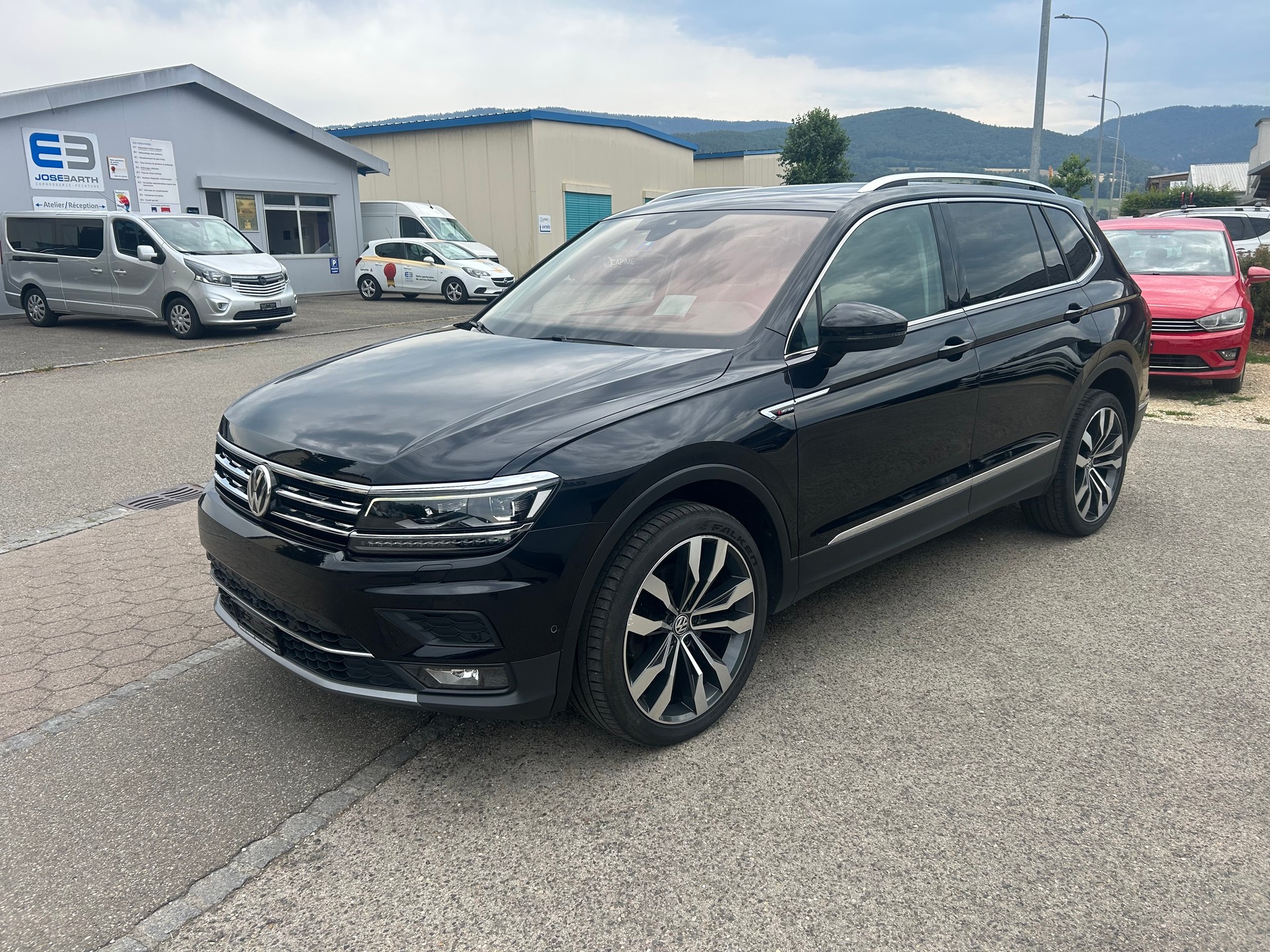 VW Tiguan Allspace 2.0 TDI SCR Highline 4Motion DSG-image-0