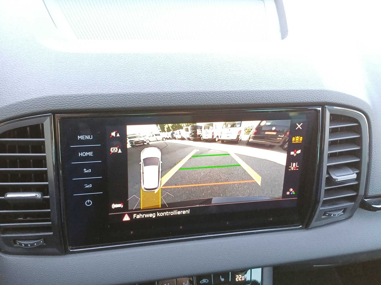 SKODA Karoq 2.0 TSI SportLine 4x4 DSG-image-15