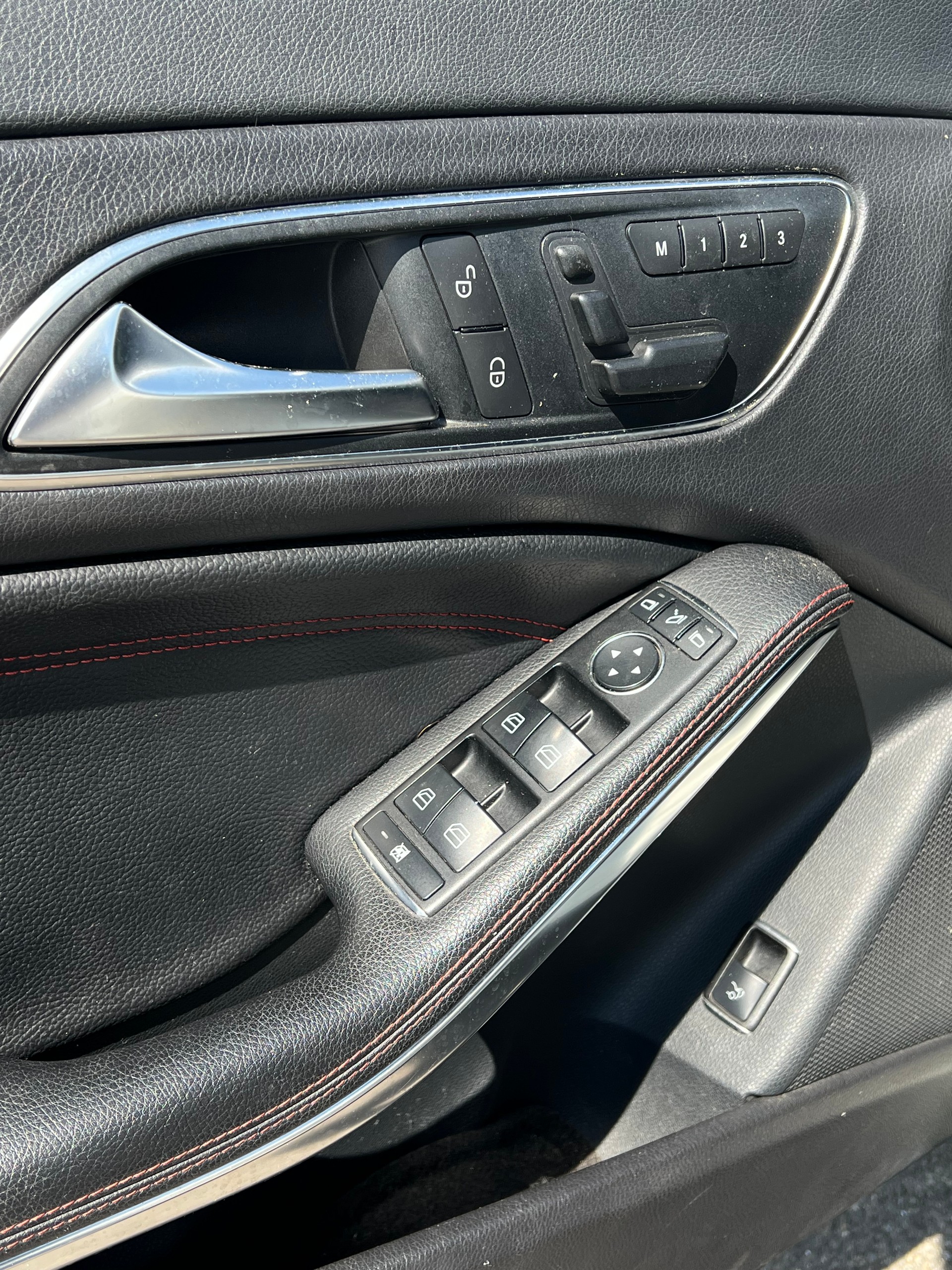 MERCEDES-BENZ CLA 250 Sport 7G-DCT 4Matic-image-9