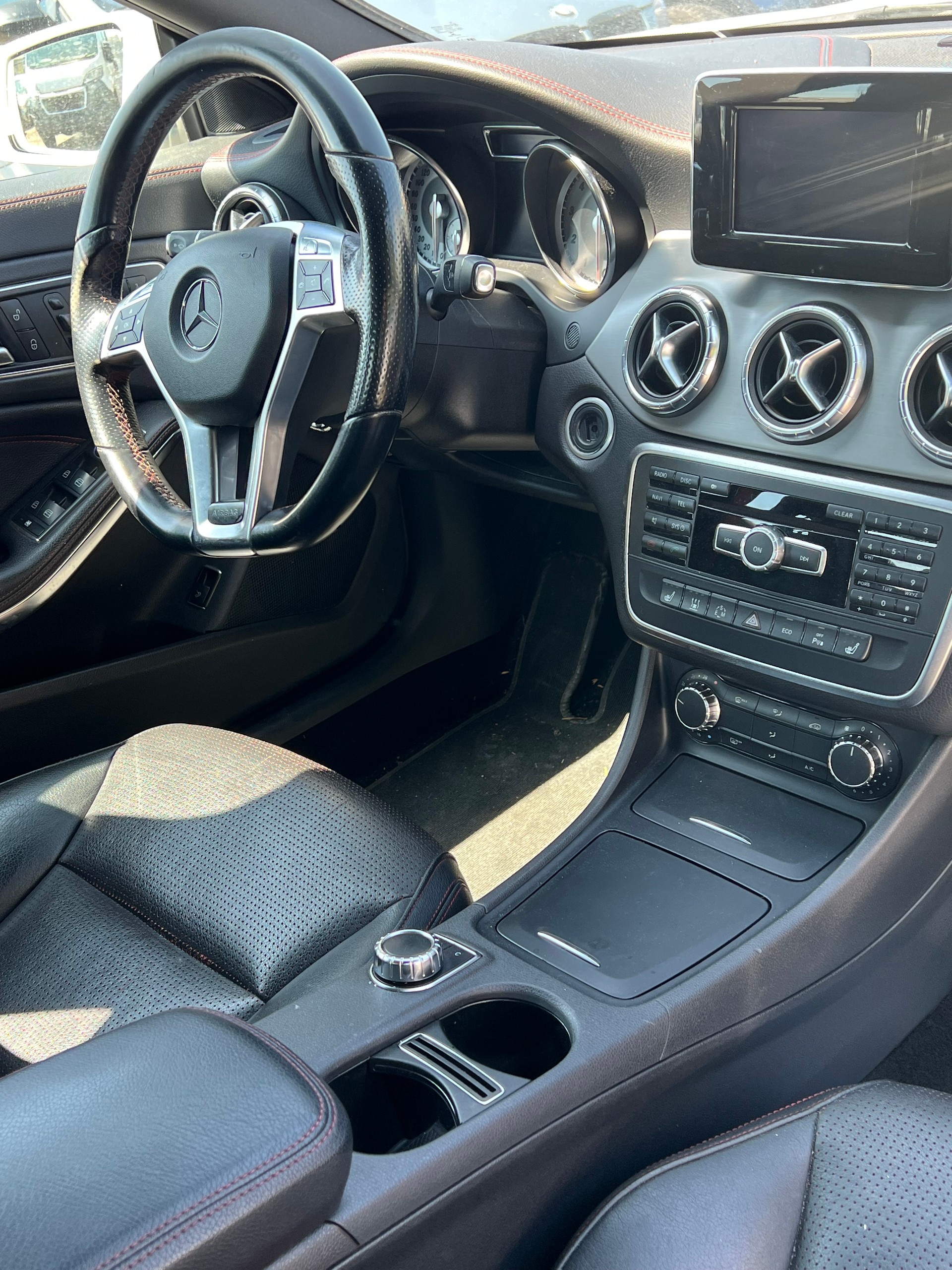 MERCEDES-BENZ CLA 250 Sport 7G-DCT 4Matic-image-4