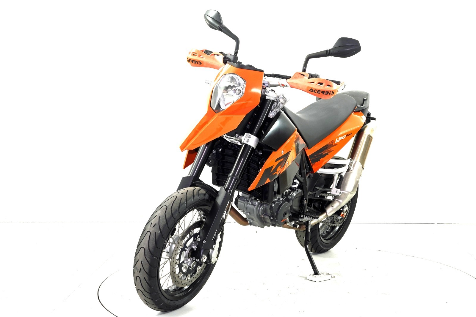 KTM 690 SM ABS-showroom-element-2