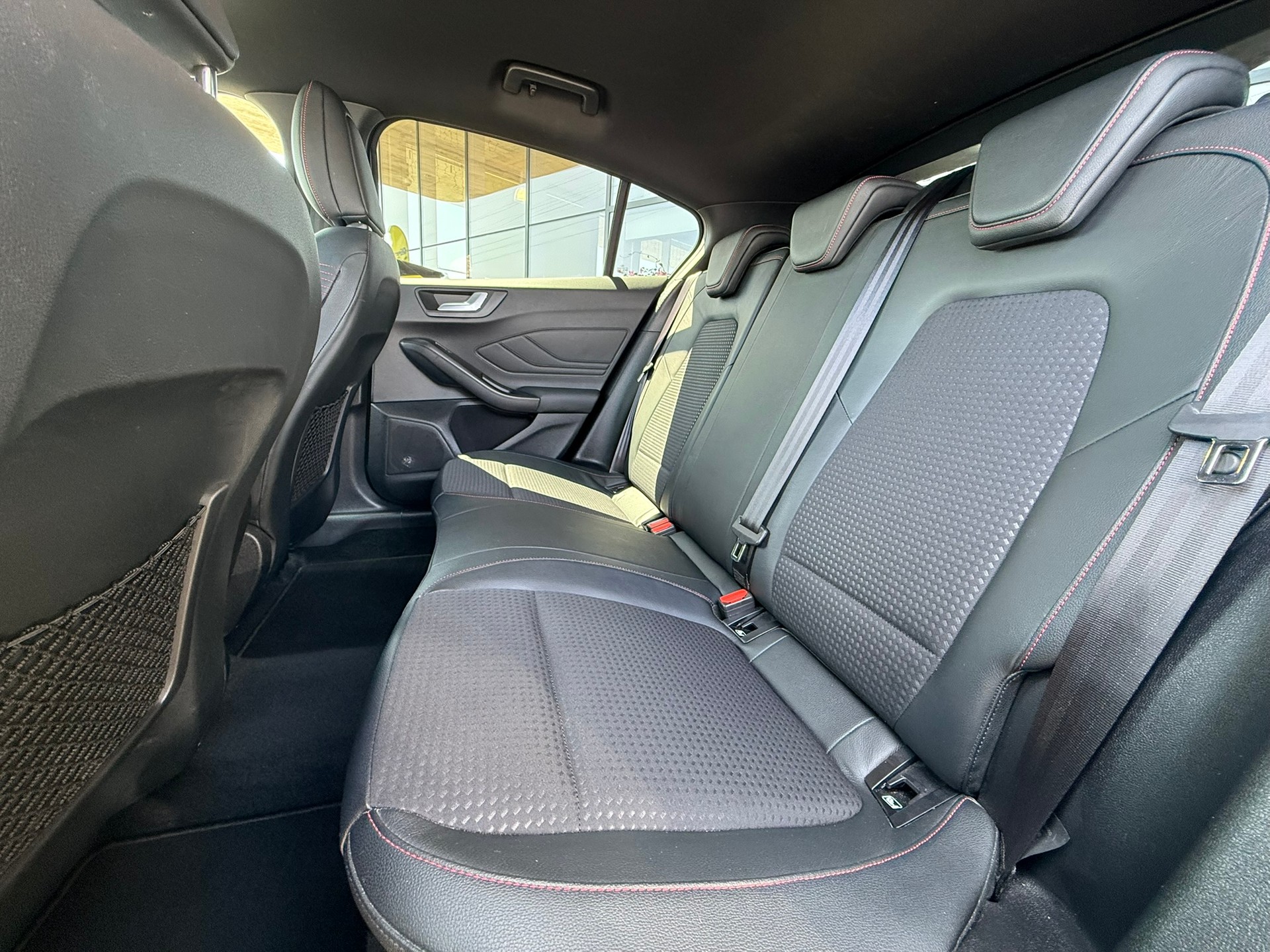 FORD Focus 1.5 SCTi ST Line-image-7