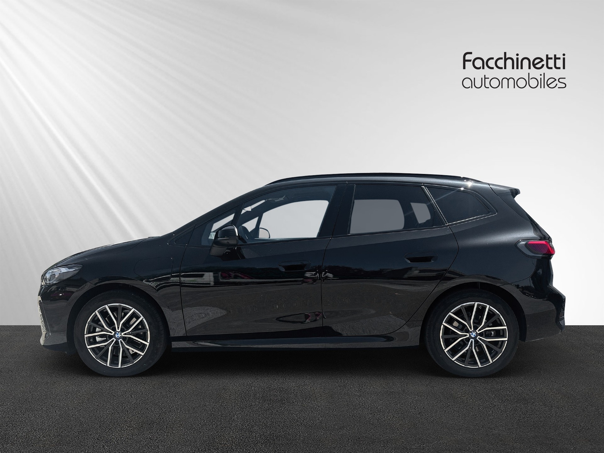 BMW 230e xDrive Active Tourer M Sport-image-1