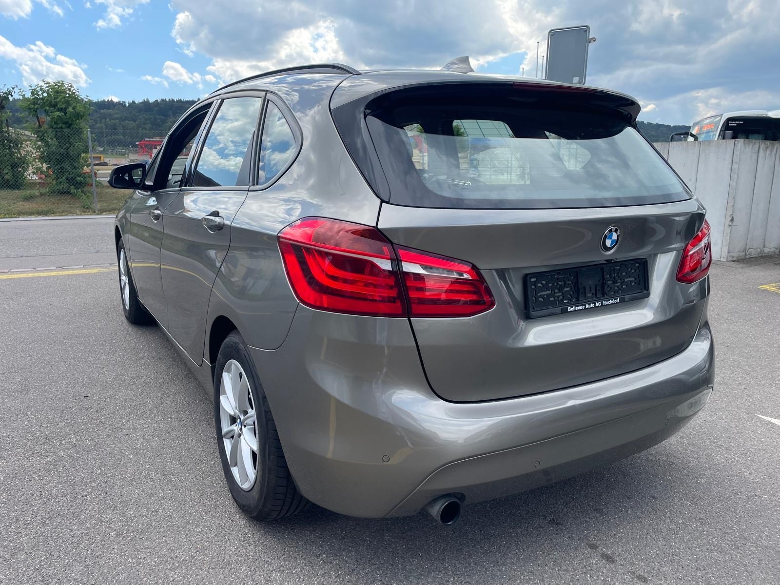 BMW 218i Active Tourer Steptronic-image-3