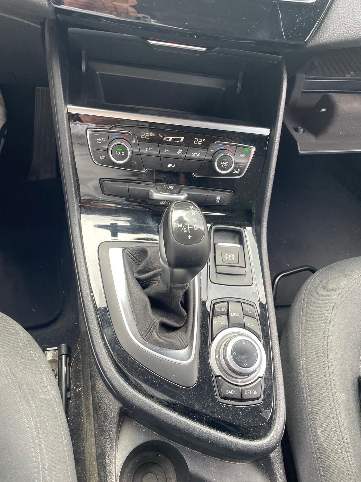 BMW 218i Active Tourer Steptronic-image-6