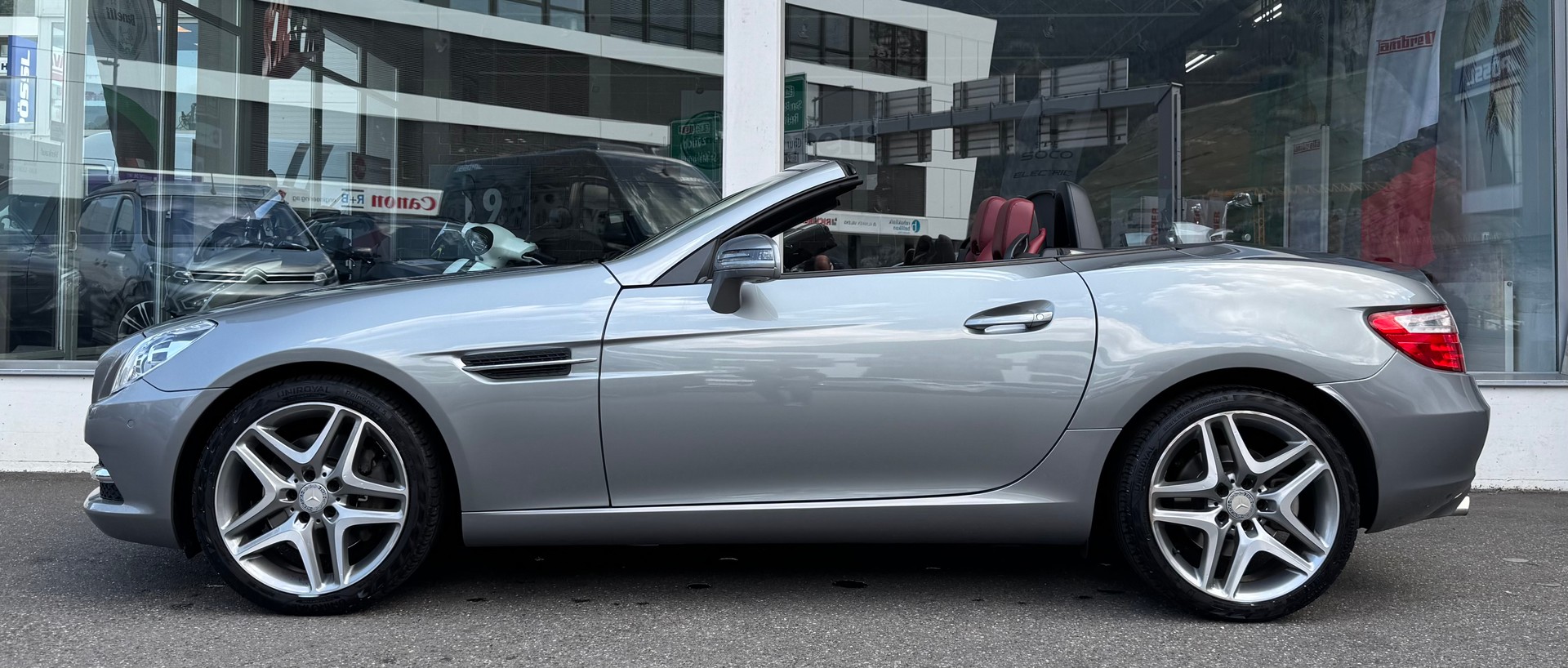 MERCEDES-BENZ SLK 250 7G-Tronic-showroom-element-2