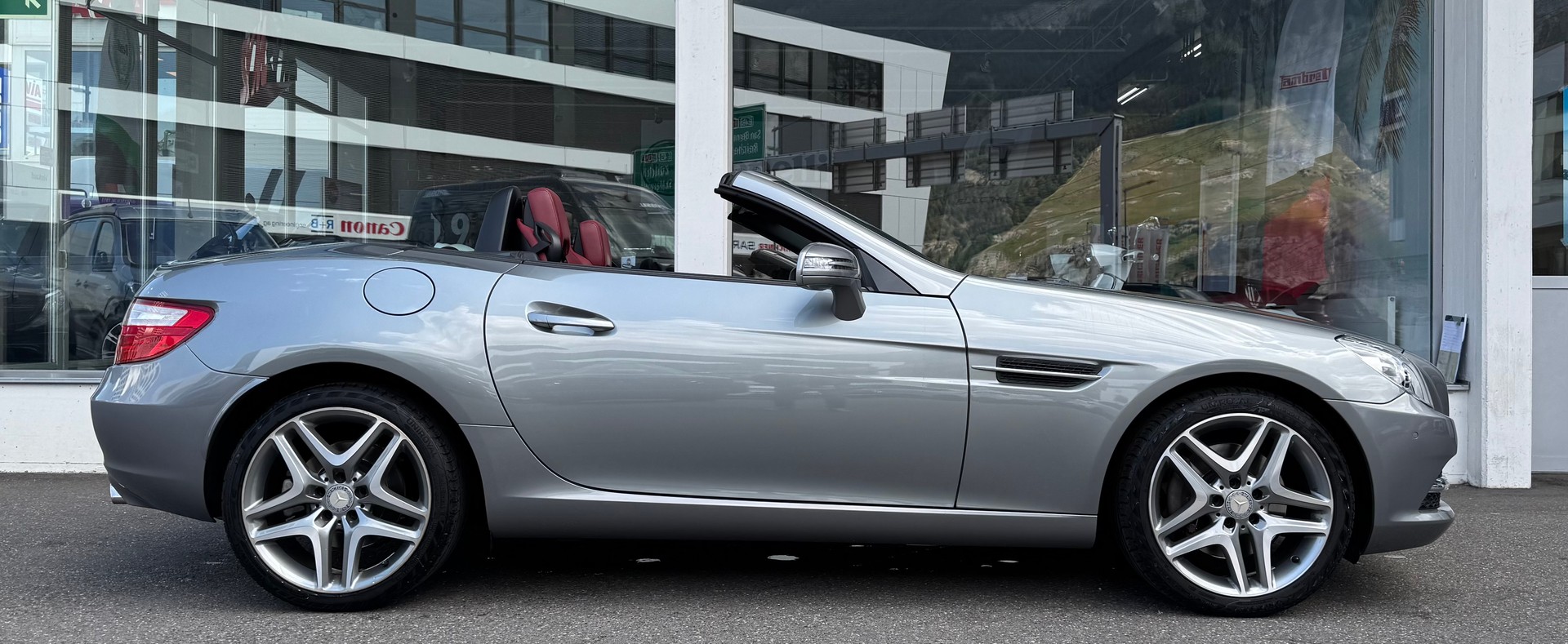 MERCEDES-BENZ SLK 250 7G-Tronic-showroom-element-1